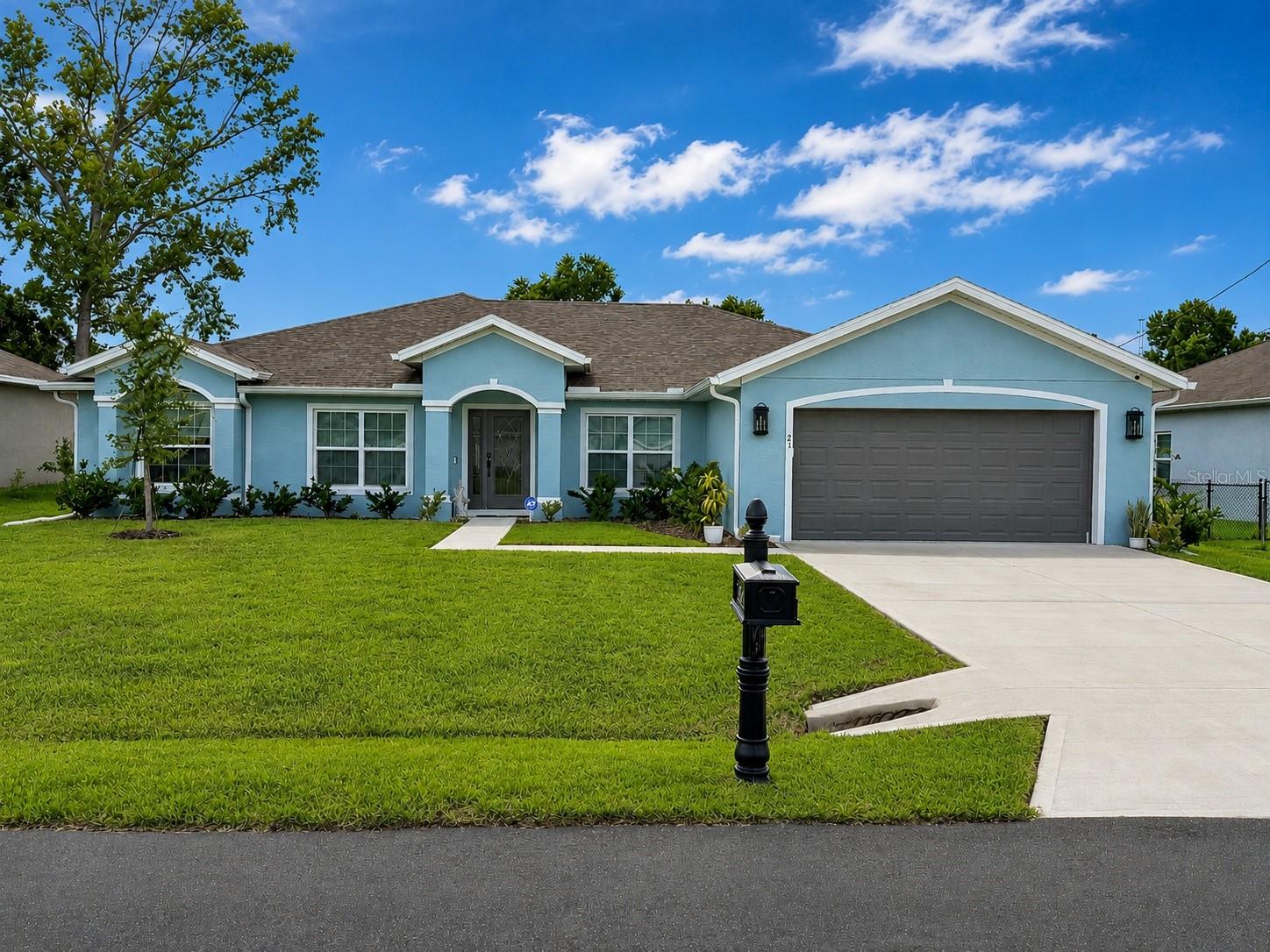 21 WOOD CLIFT LN