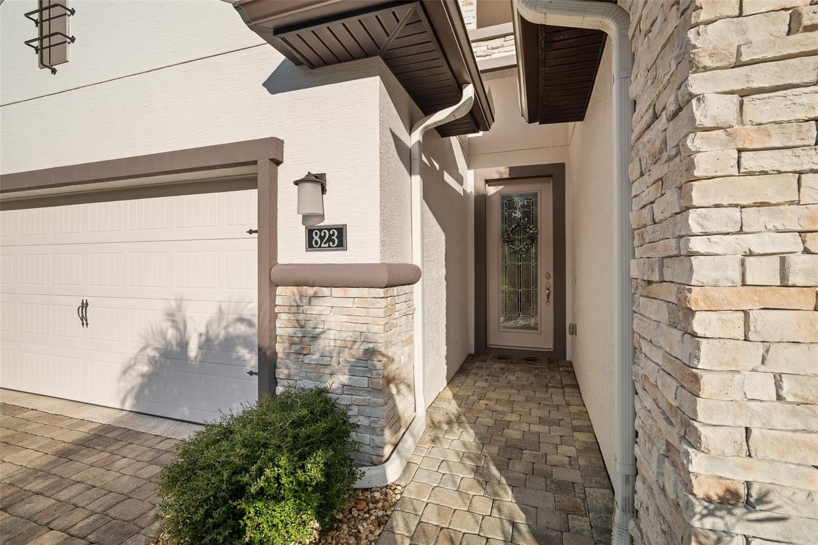 823 CREEKWOOD DR — photo 4