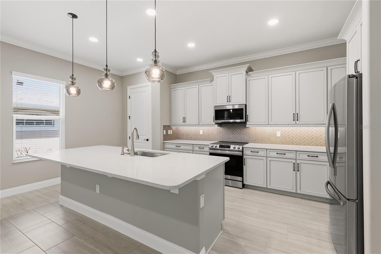 7 OASIS CIR — photo 10