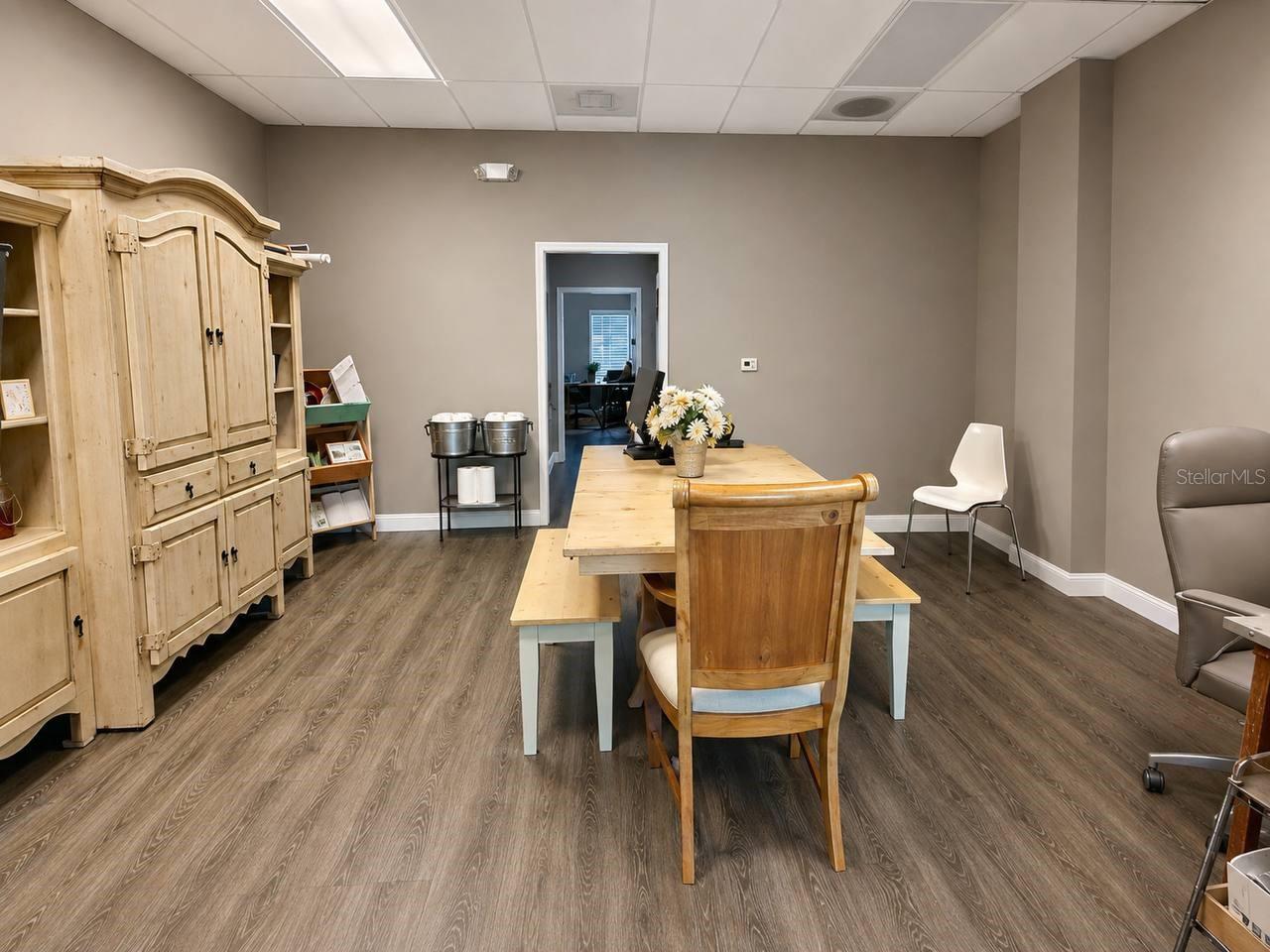 160 CYPRESS POINT PKWY #D216 — photo 2