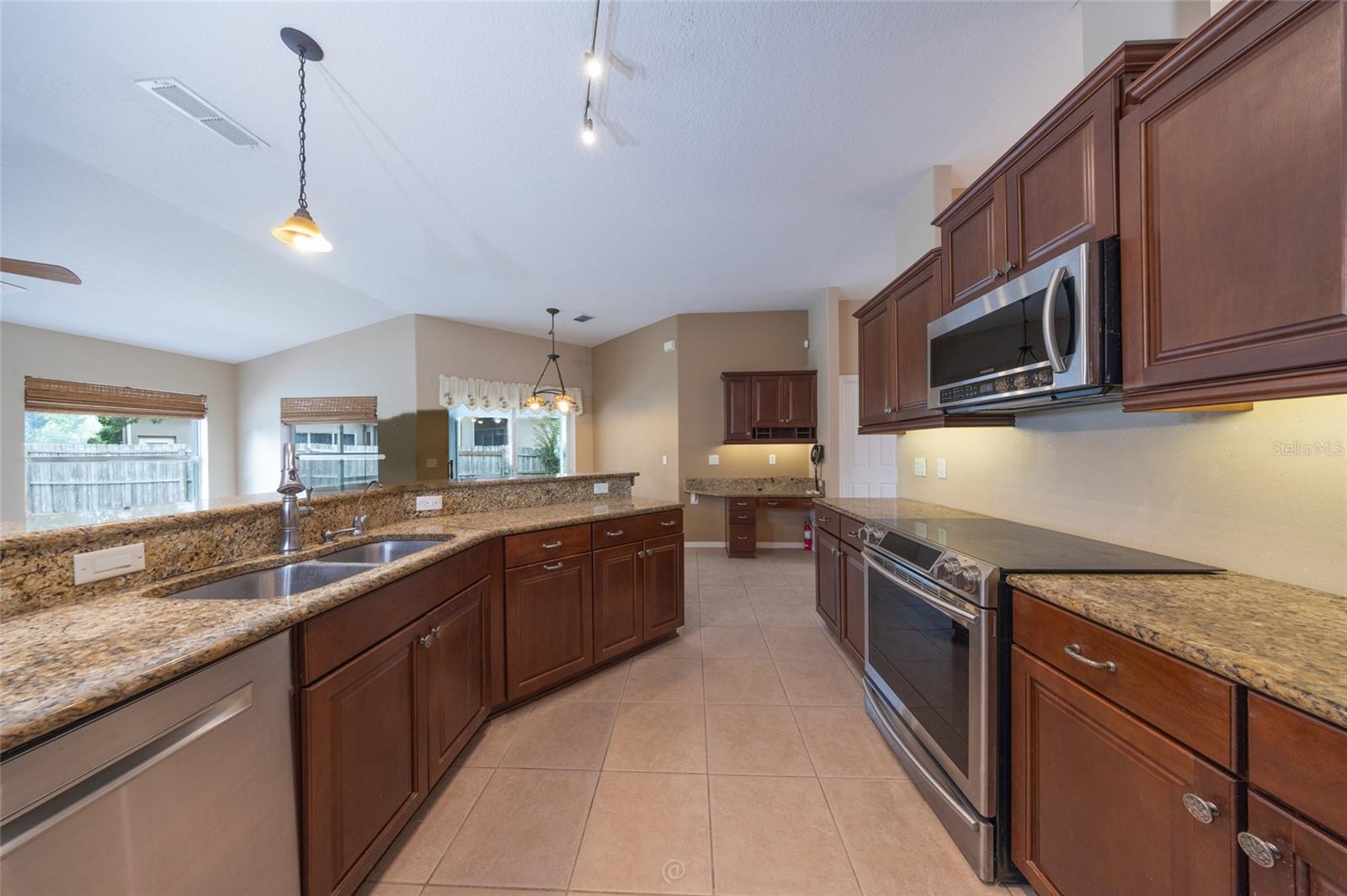 34 WOODHOLME LN — photo 12