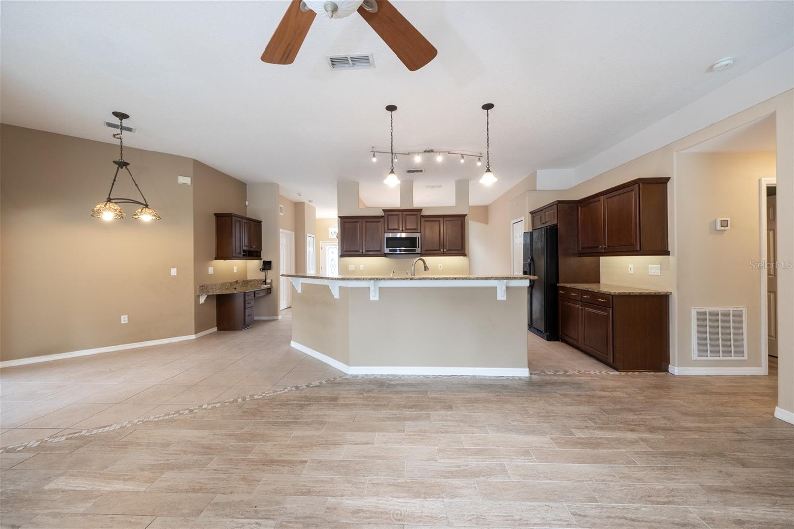 34 WOODHOLME LN — photo 10
