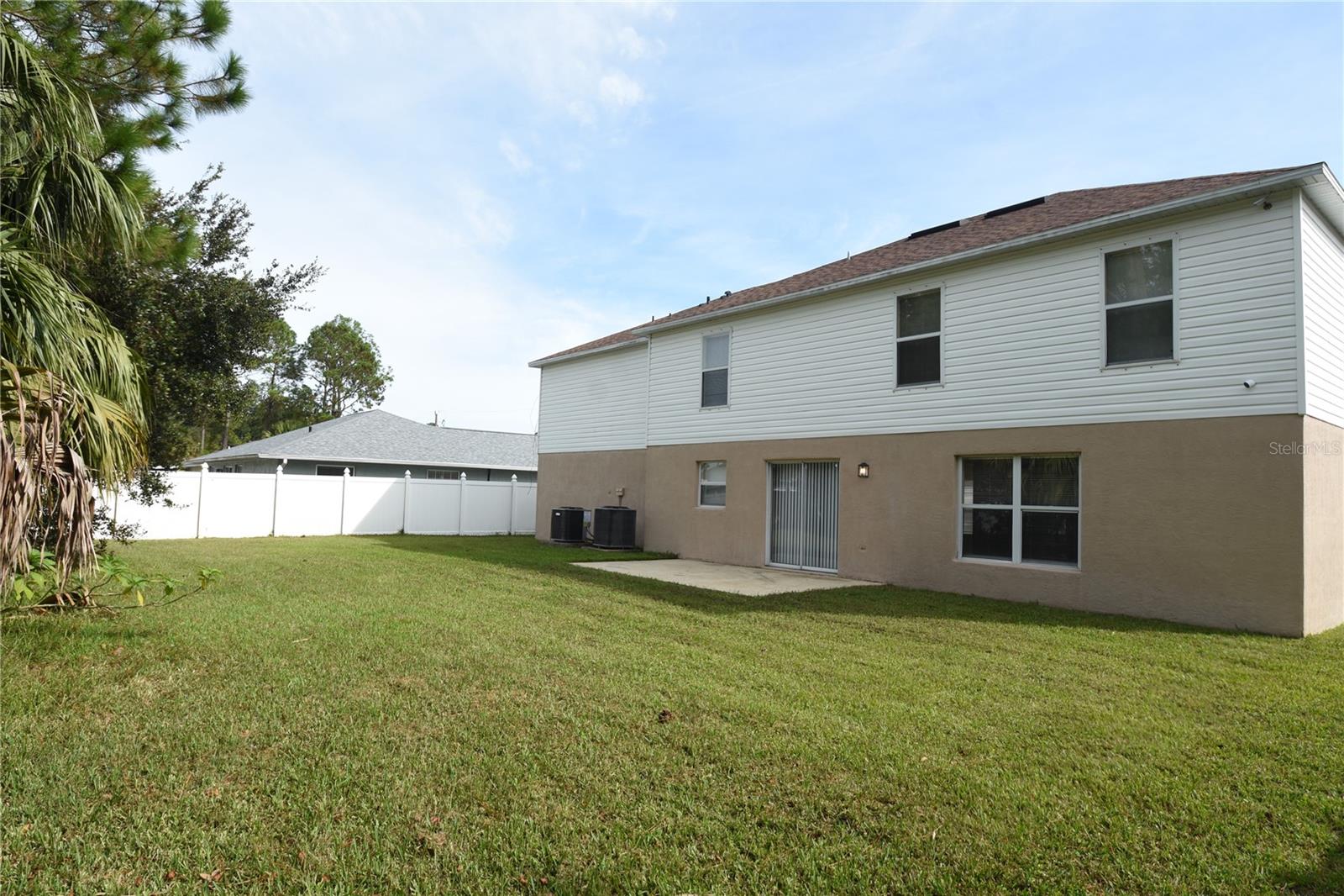 27 RIVERDALE LN — photo 2