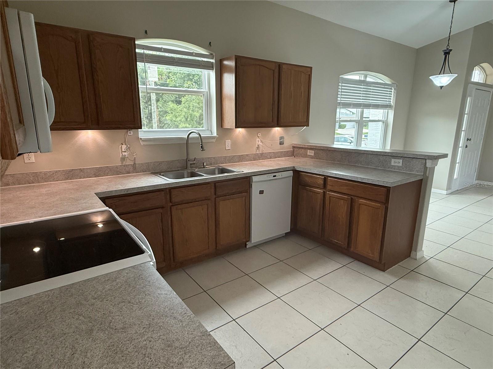 125 FLORIDA PARK DR — photo 2