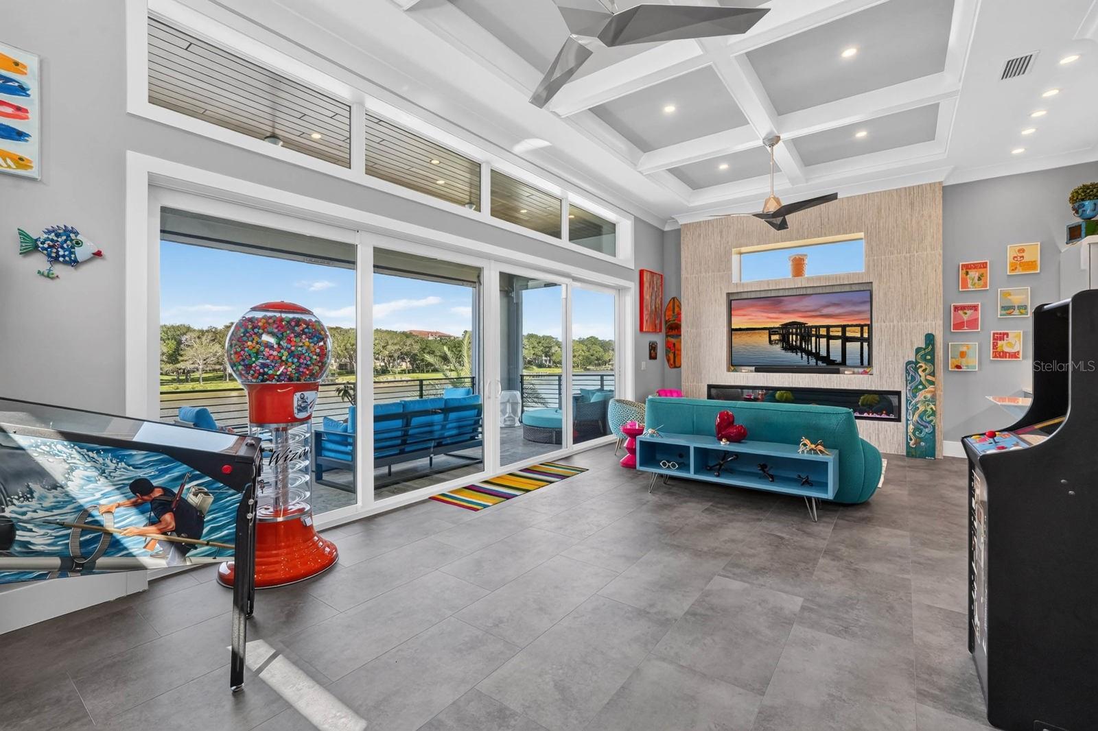 304 YACHT HARBOR DR — photo 8