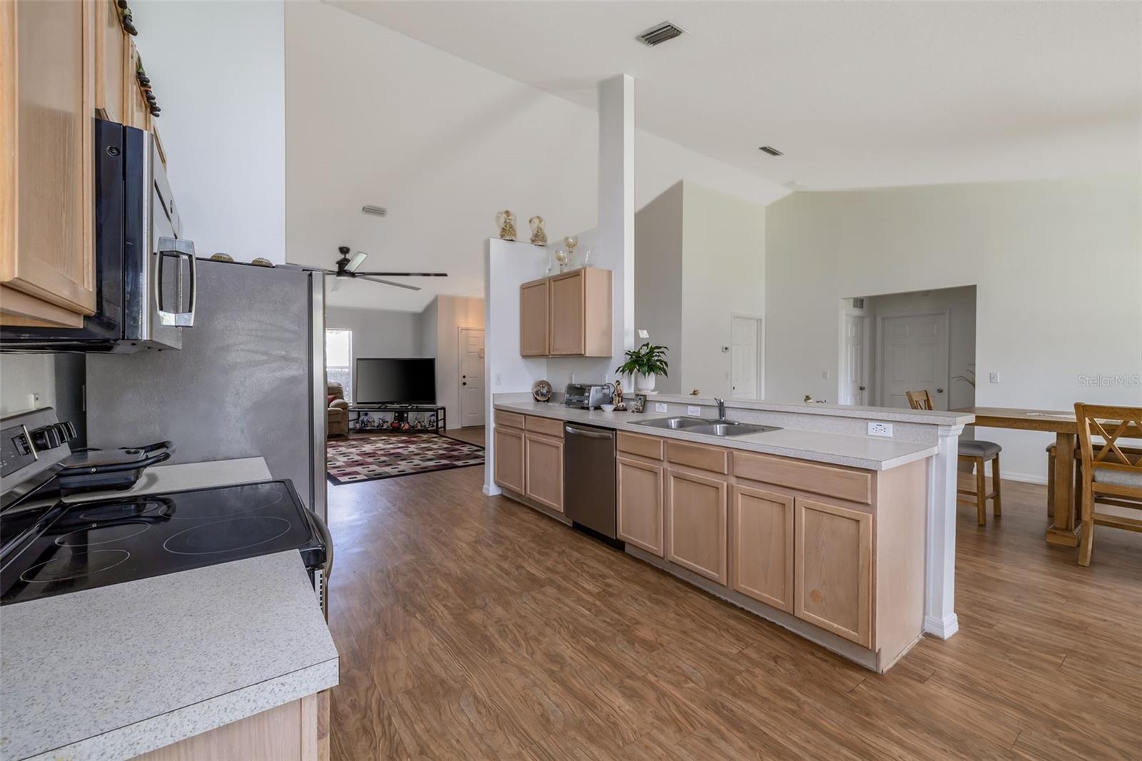 8 PINE BUSH LN — photo 12