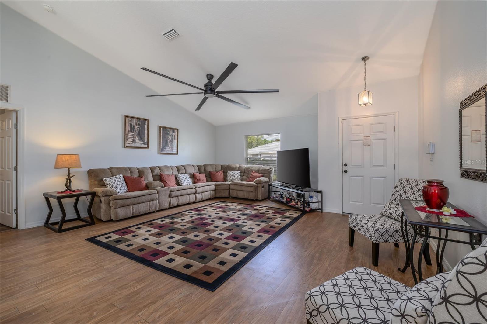 8 PINE BUSH LN — photo 5