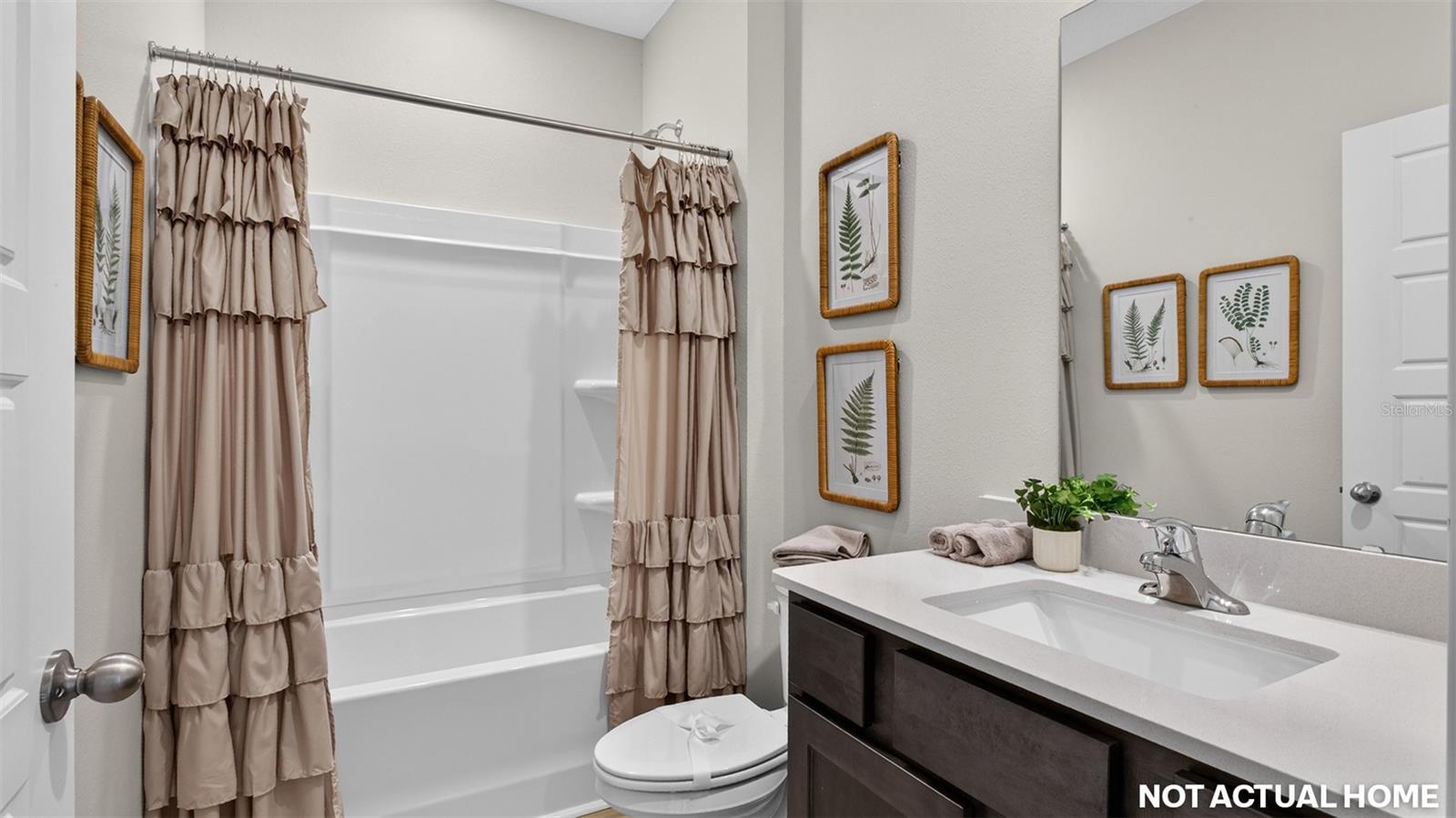 233 HAWTHORN AVE — photo 4