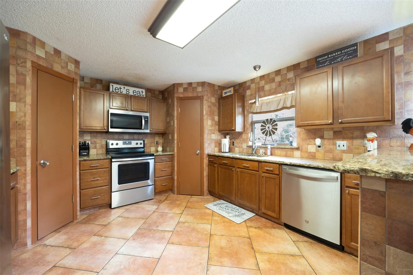 17 PINELL LN — photo 8