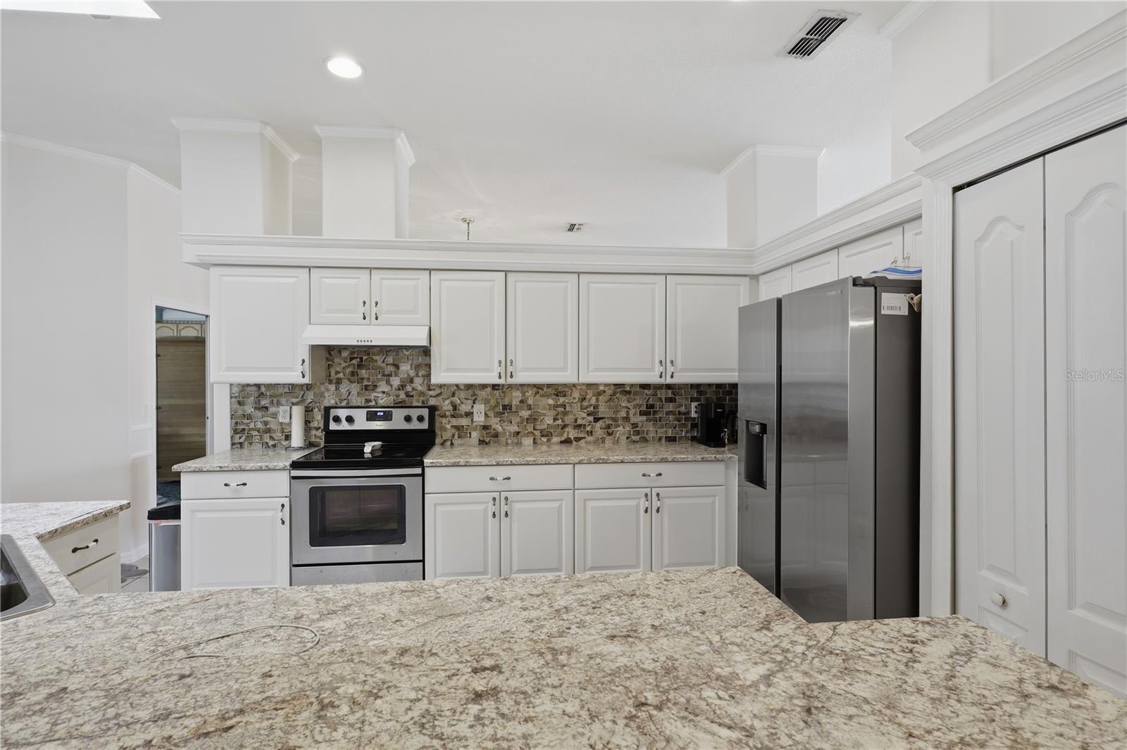 19 WHEATFIELD DR — photo 12
