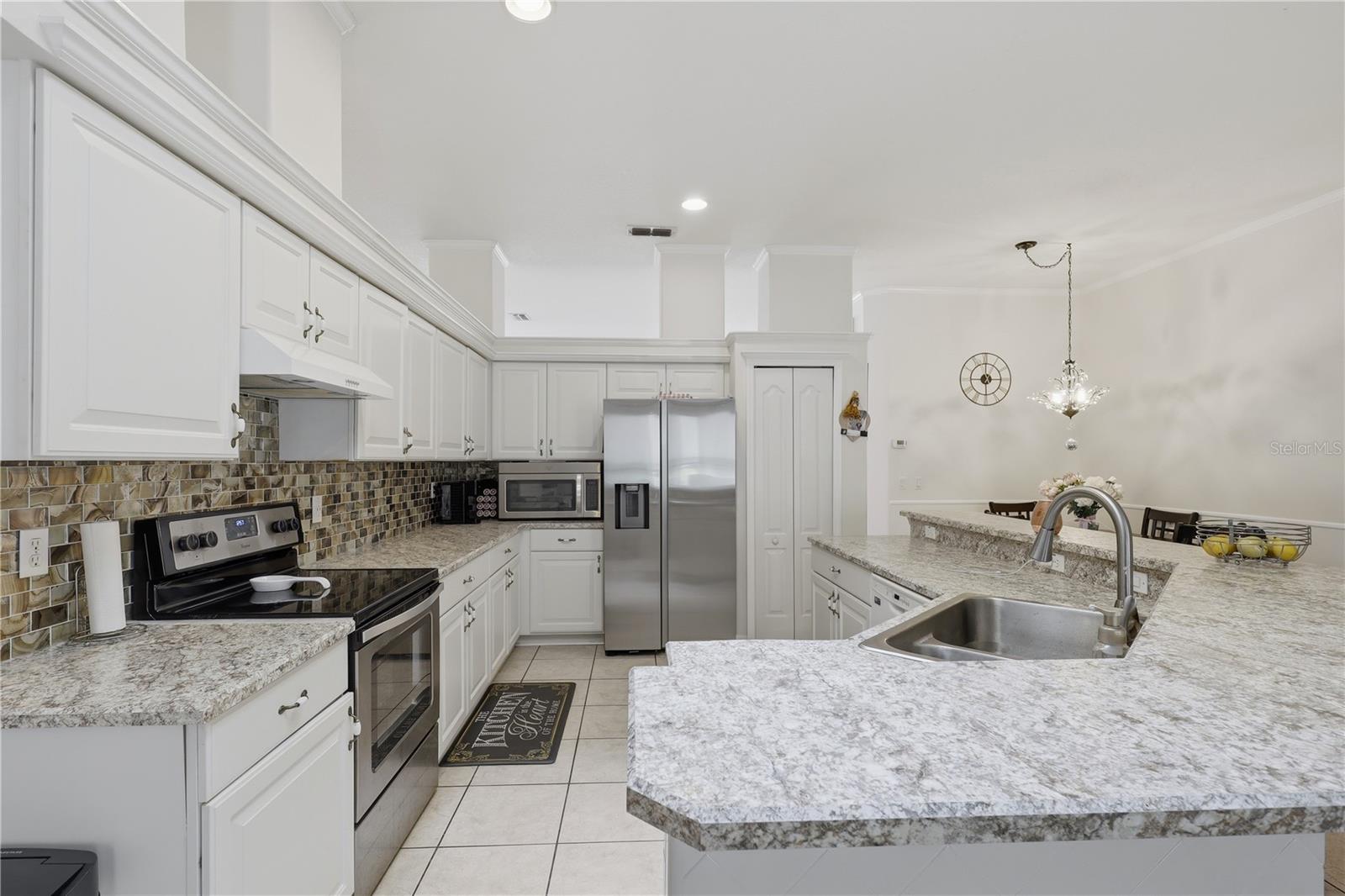 19 WHEATFIELD DR — photo 10