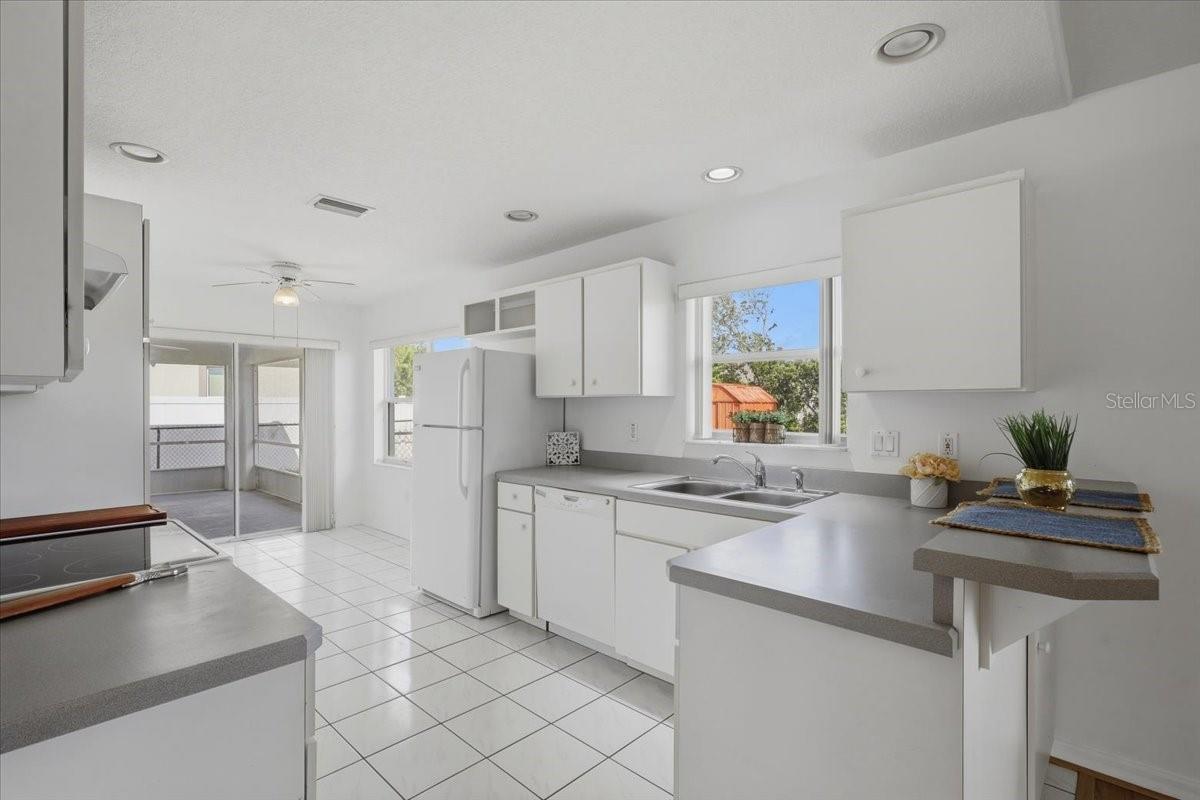 7 FIFER LN — photo 3