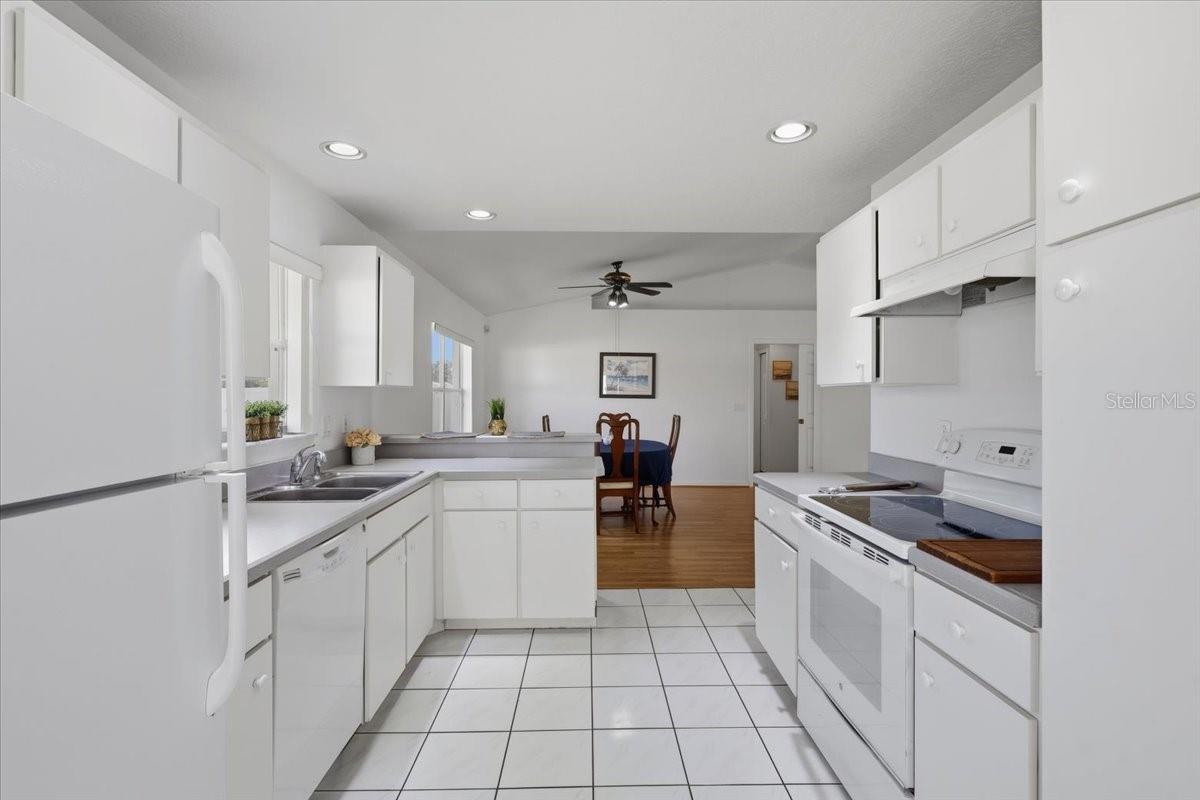 7 FIFER LN — photo 4