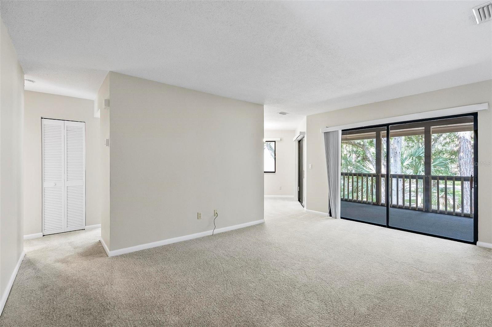 14 OAKMONT CT #14 — photo 4