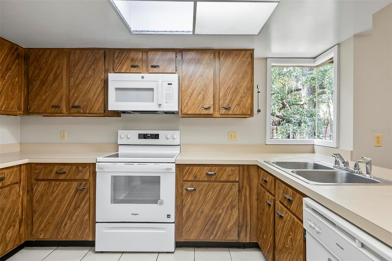 14 OAKMONT CT #14 — photo 7