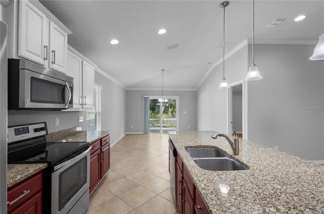 39 AUBERRY DR — photo 7