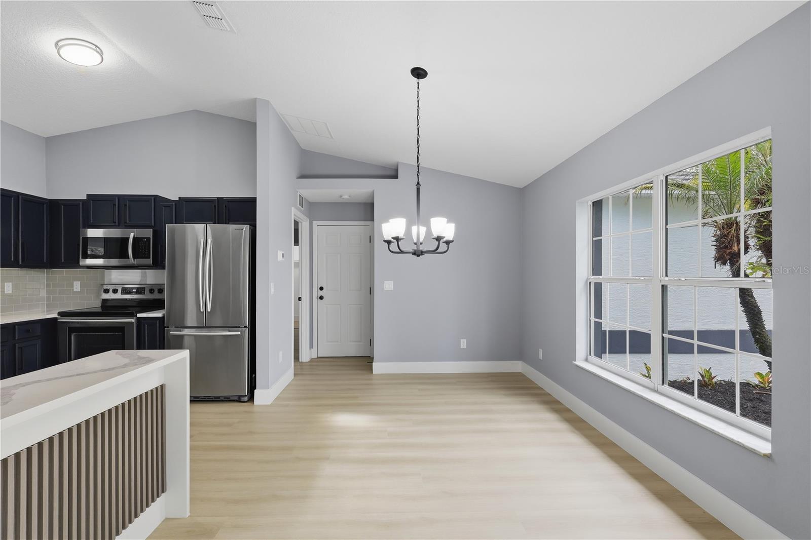 23 LUTHER DR — photo 11