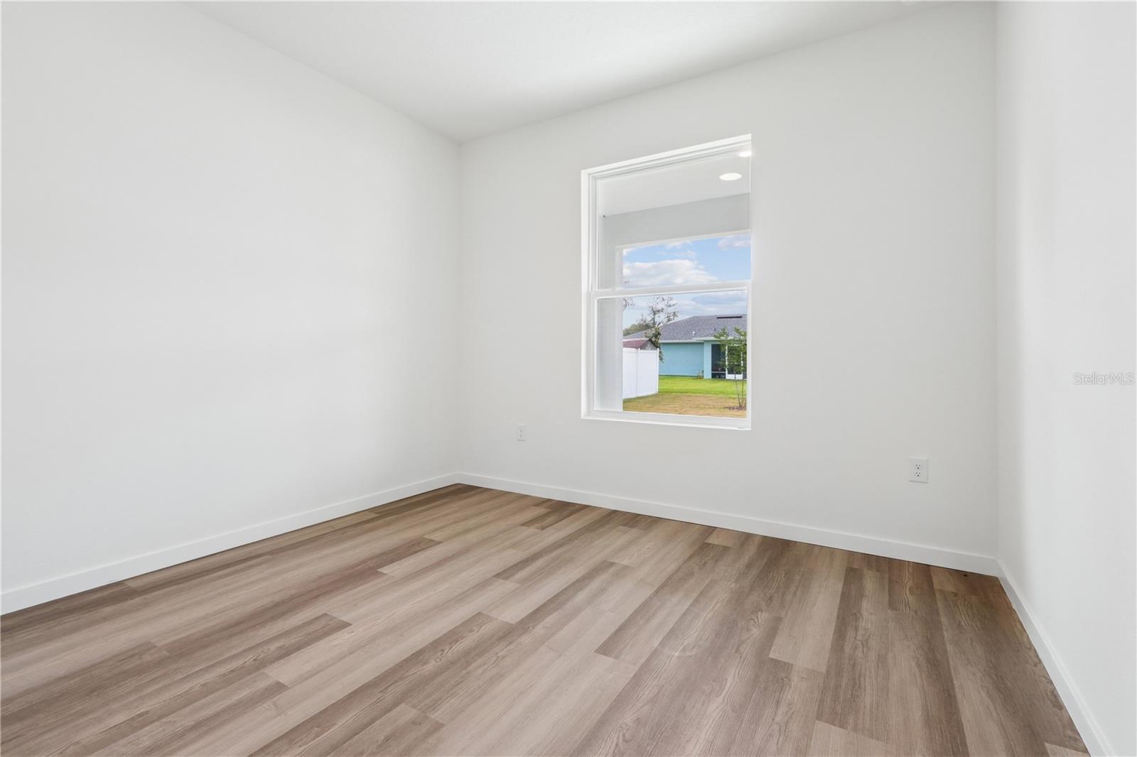 21 BONNIE LN — photo 12