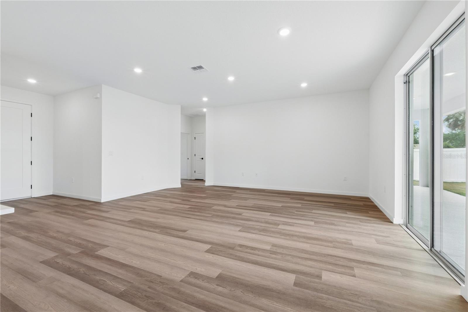 21 BONNIE LN — photo 10