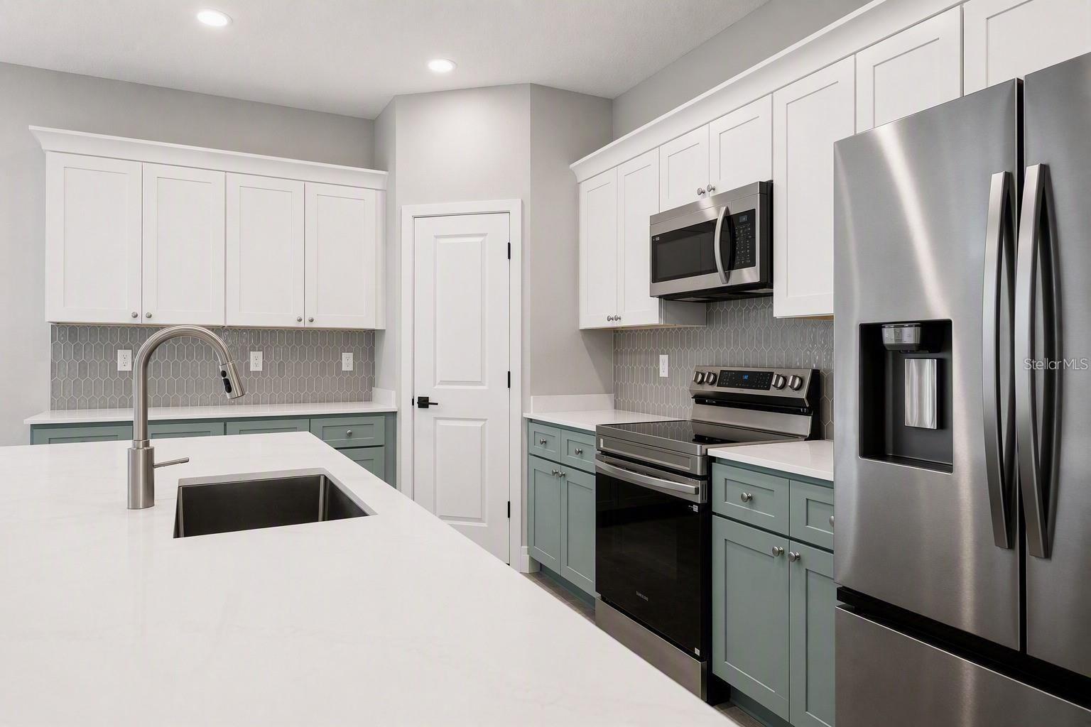 47 LOUISIANA DR — photo 4