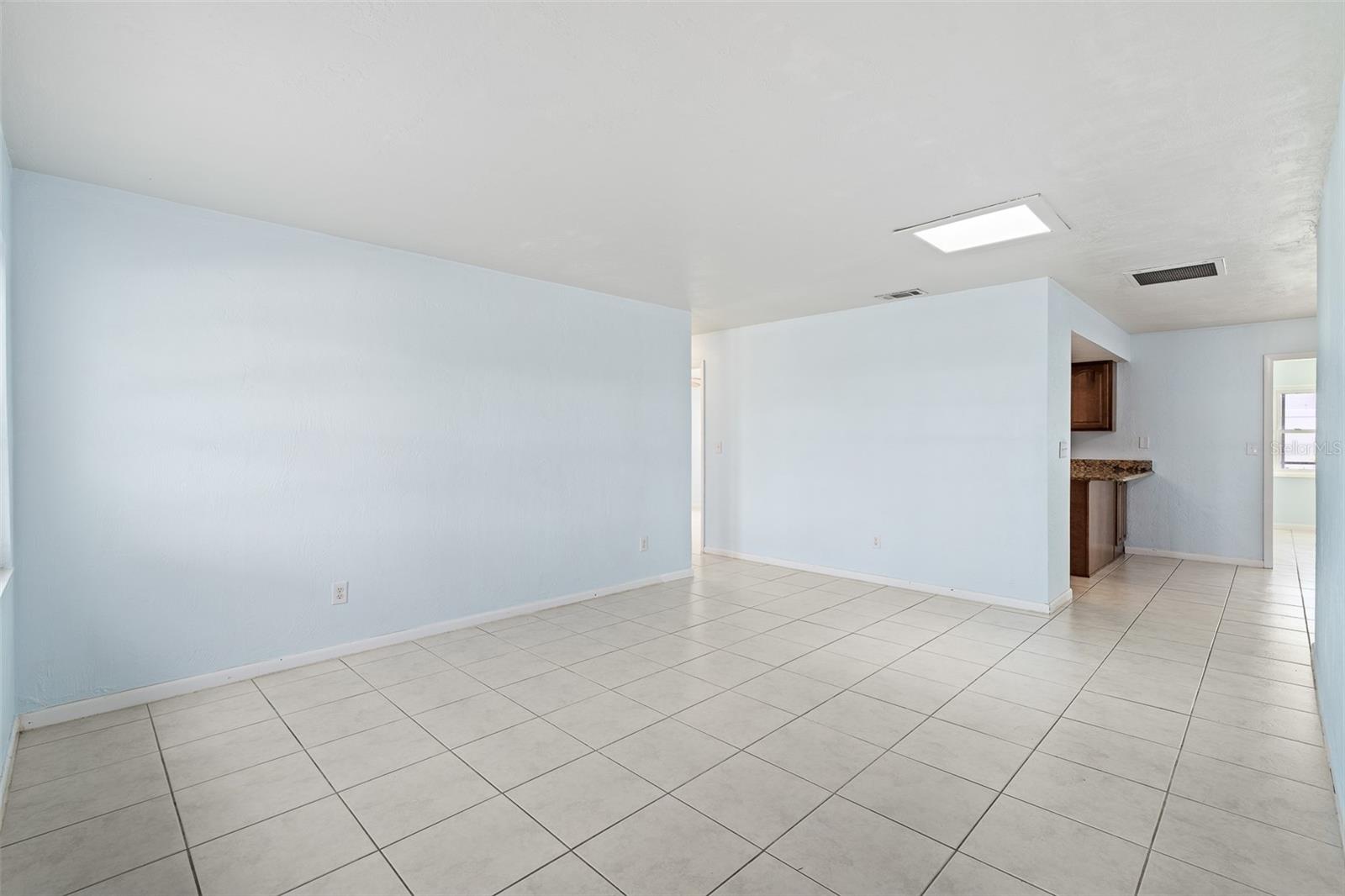 6 CONCORD DR — photo 11