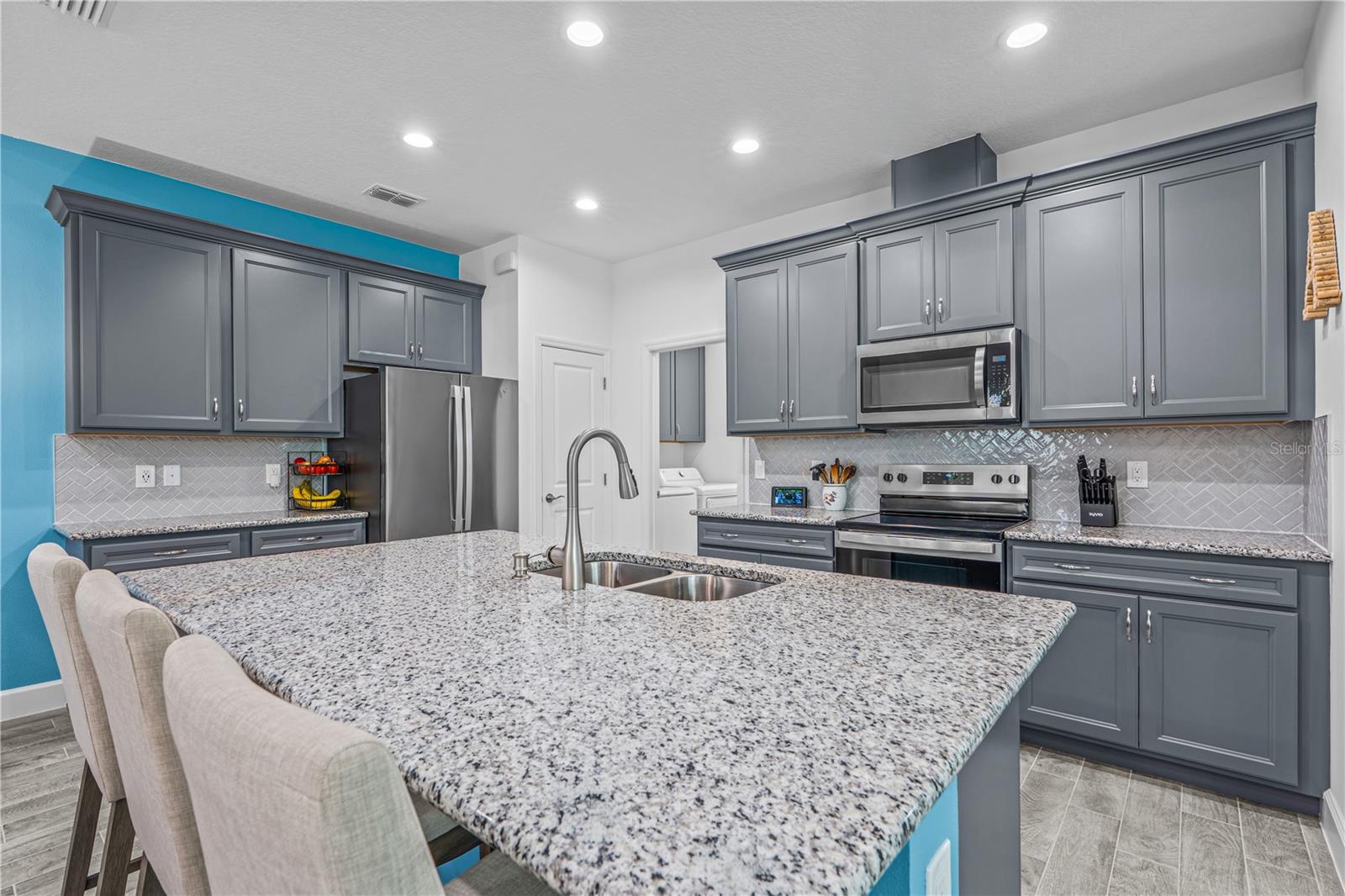 294 GYPSY PALACE LN — photo 3