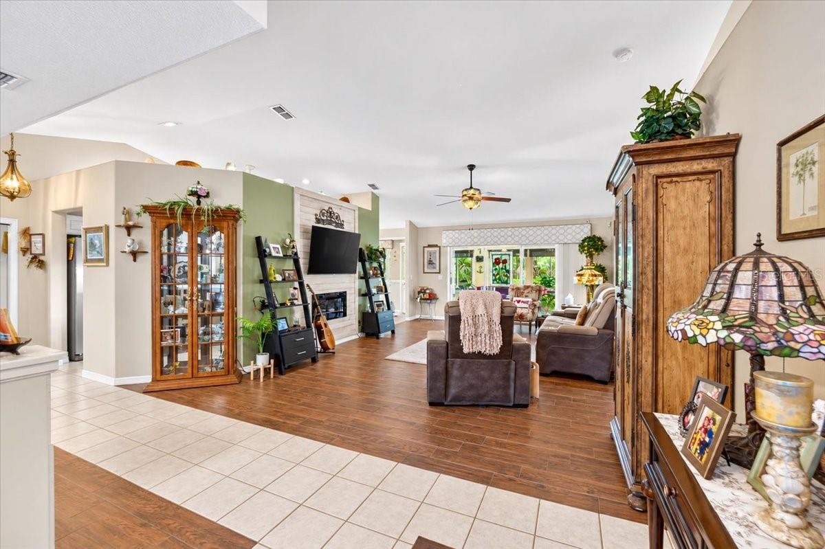 64 WOODWORTH DR — photo 11