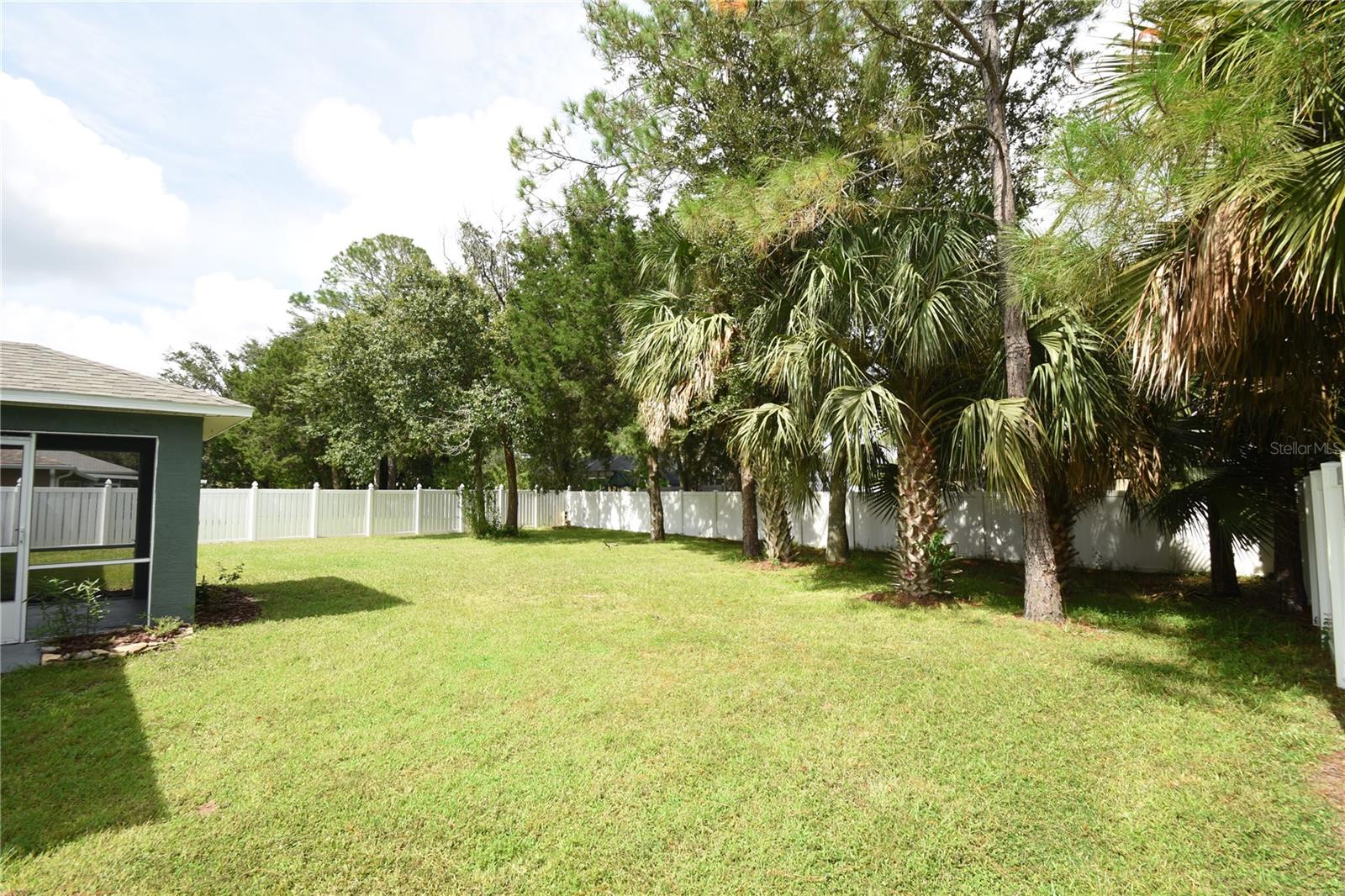 13 PINETREE DR — photo 2