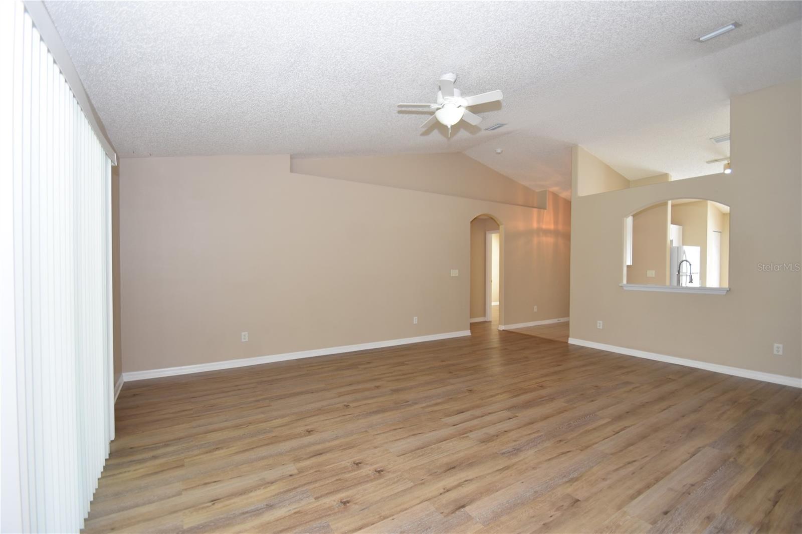 13 PINETREE DR — photo 9