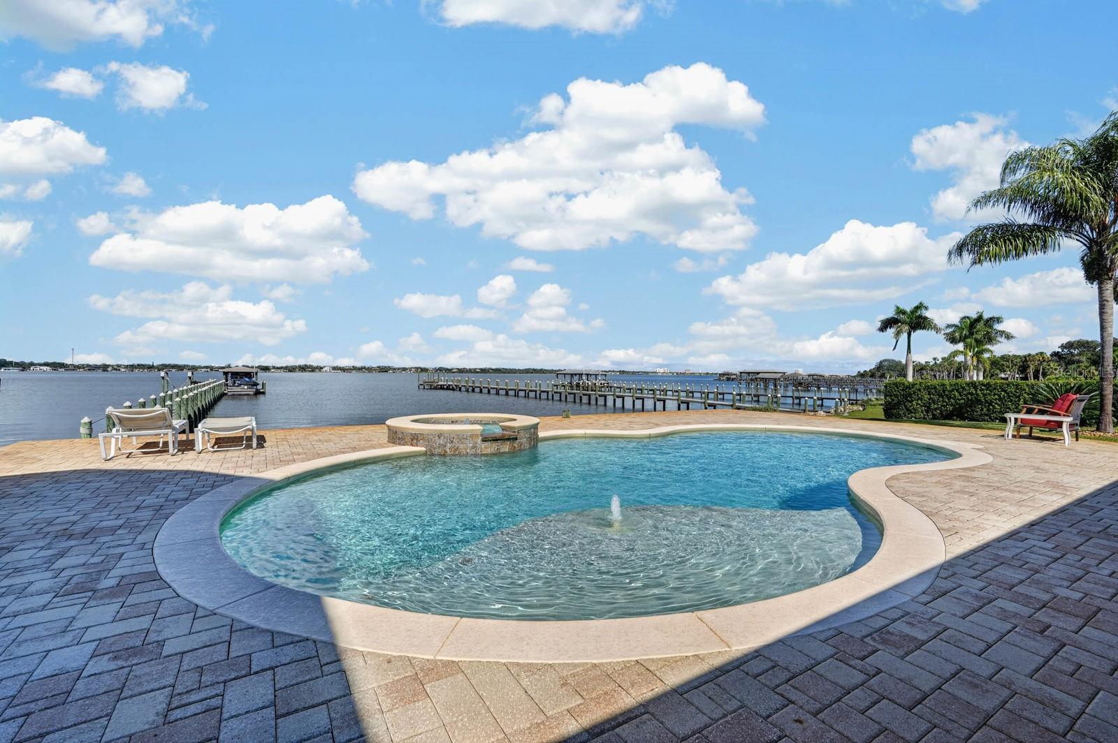 14 GRANVILLE CIR