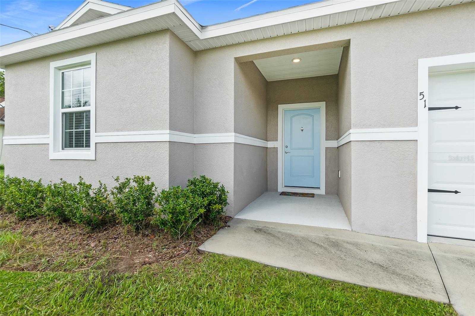 51 ROYAL OAK DR — photo 2