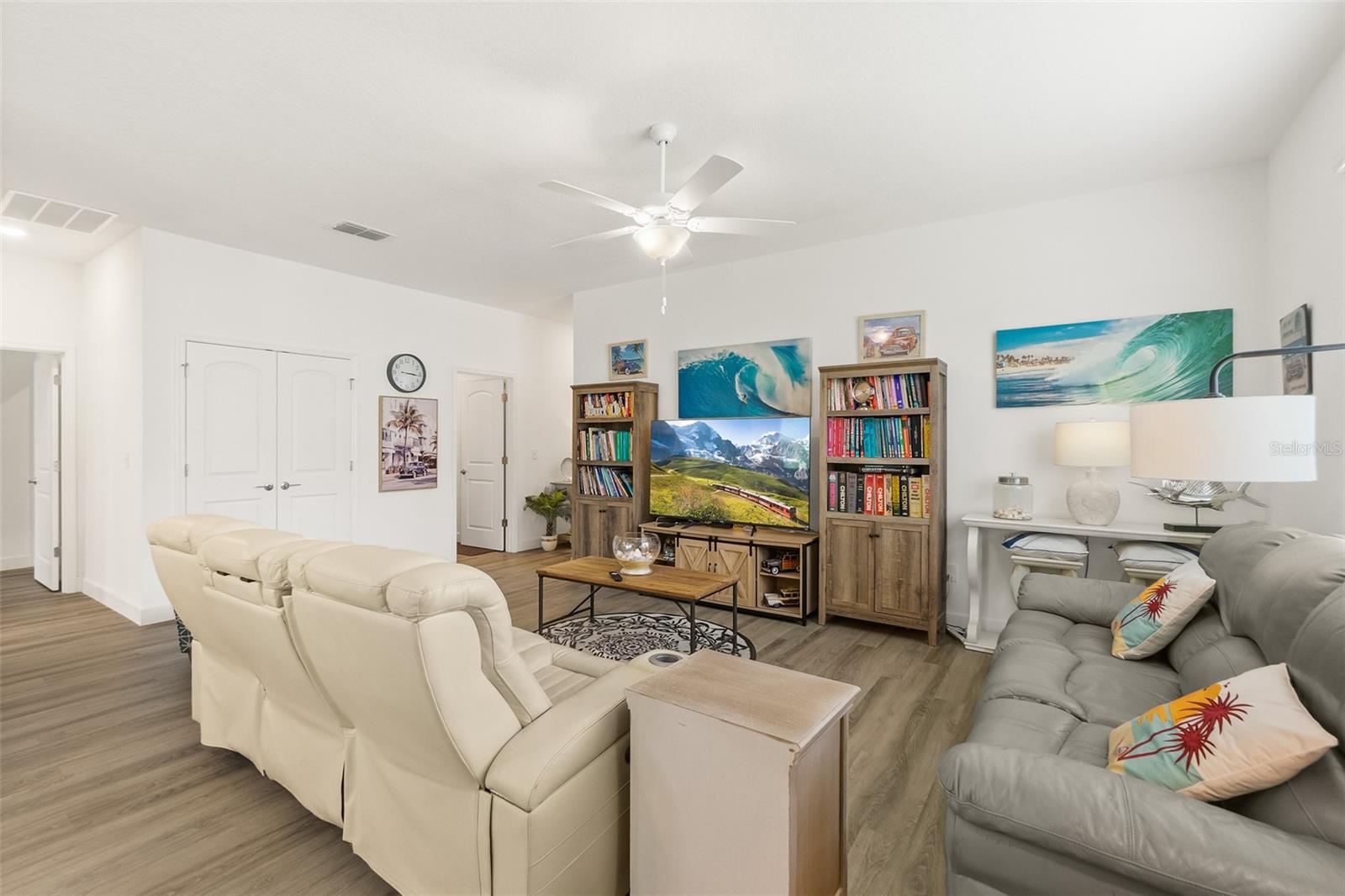 51 ROYAL OAK DR — photo 6