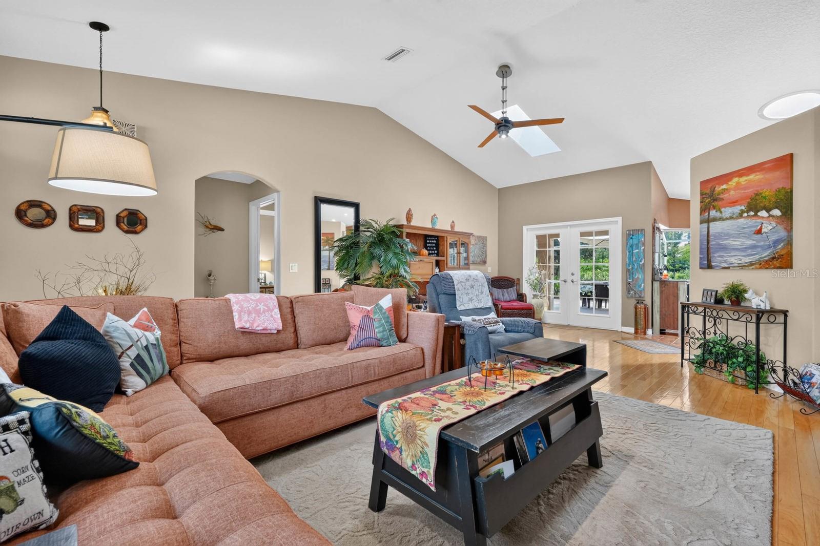 84 ETHAN ALLEN DR — photo 11
