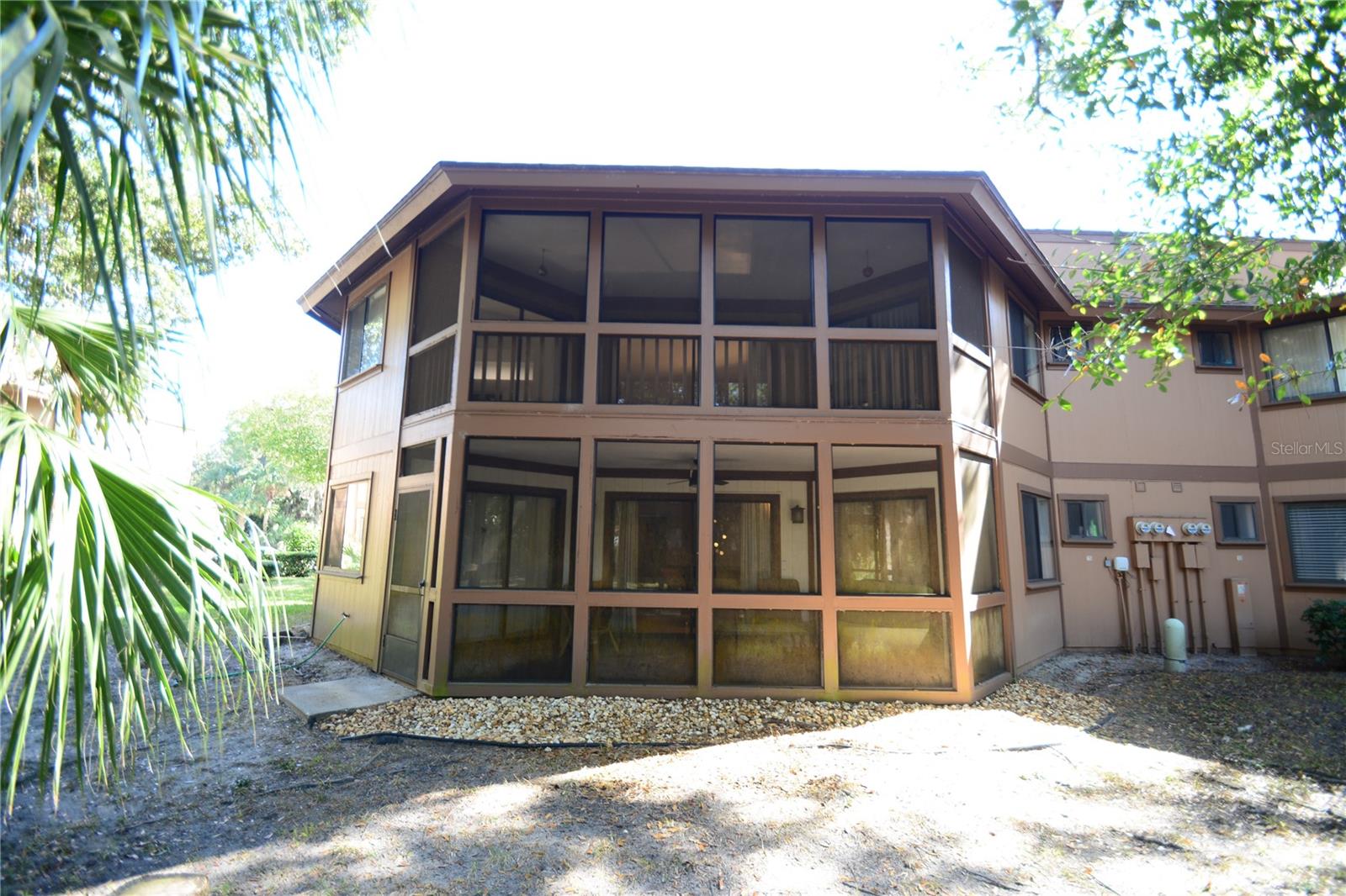 16 OAKMONT CT #16 — photo 2
