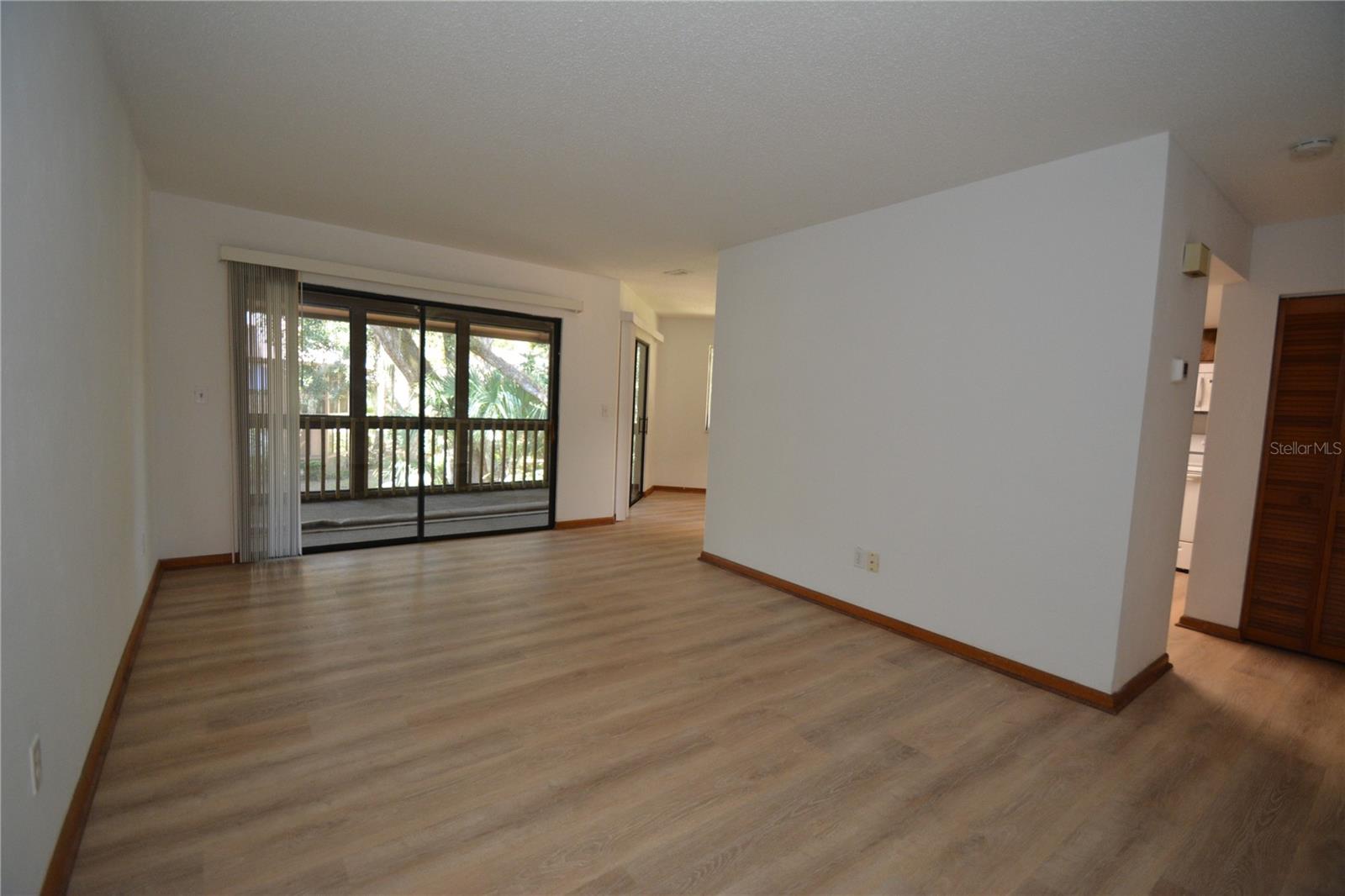 16 OAKMONT CT #16 — photo 4