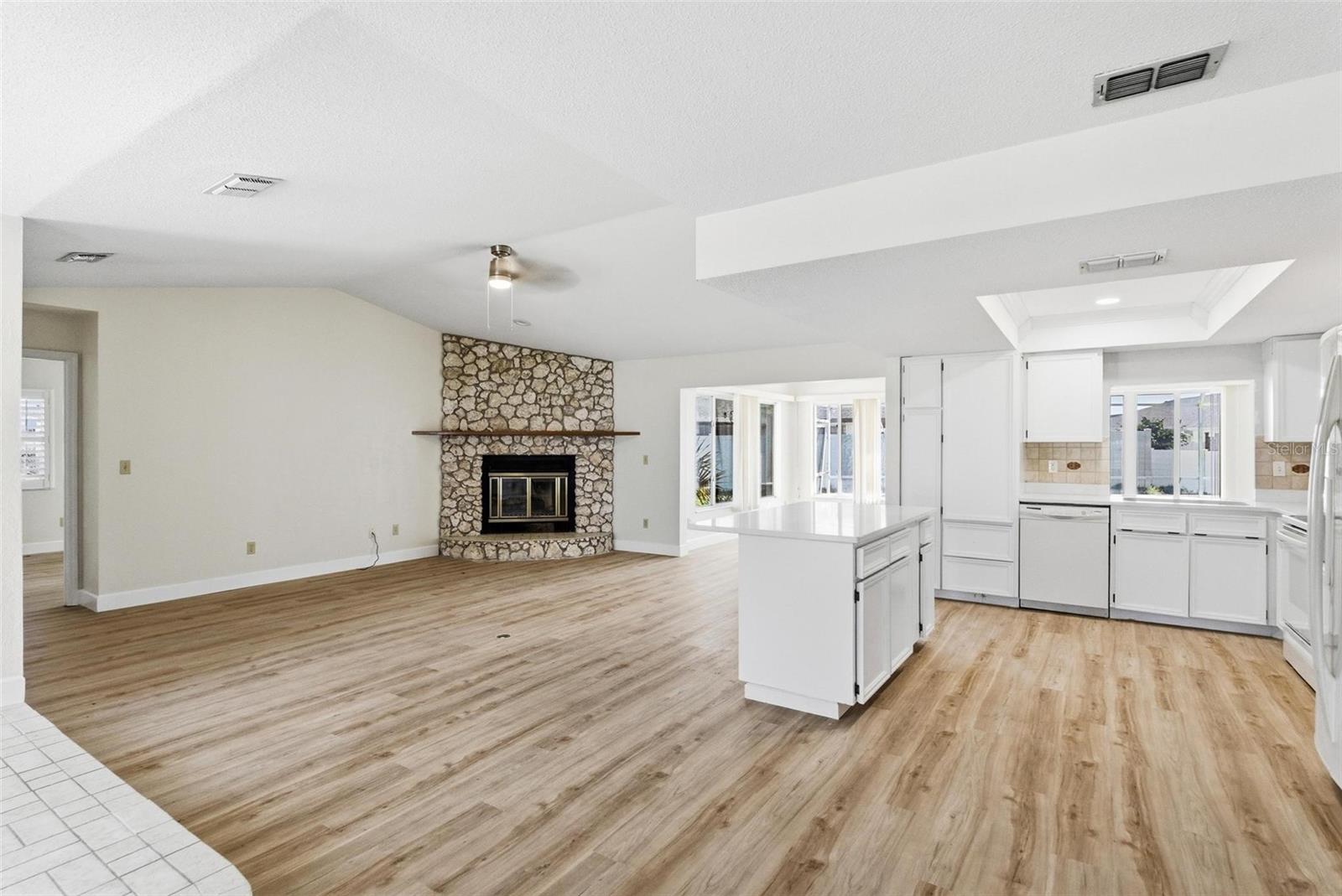 33 E SEA HARBOR — photo 10