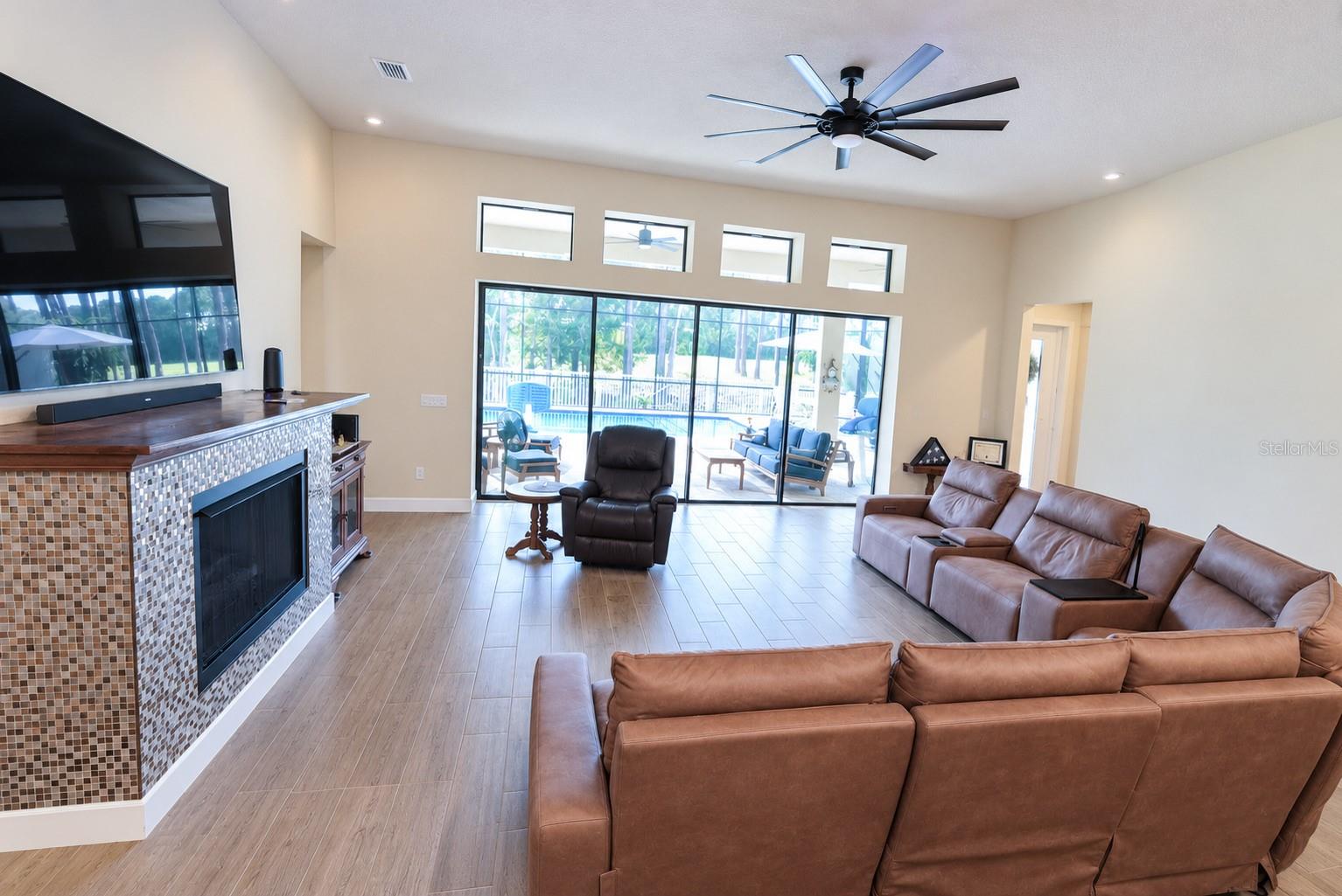 21 EDISON LN — photo 12