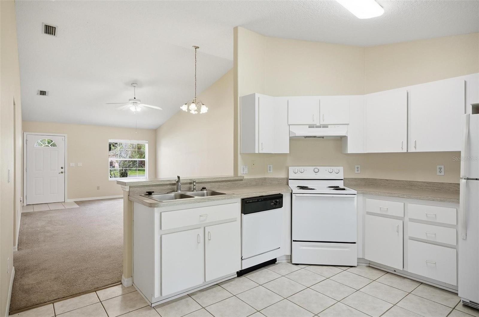 165 PLAIN VIEW DR #B — photo 11