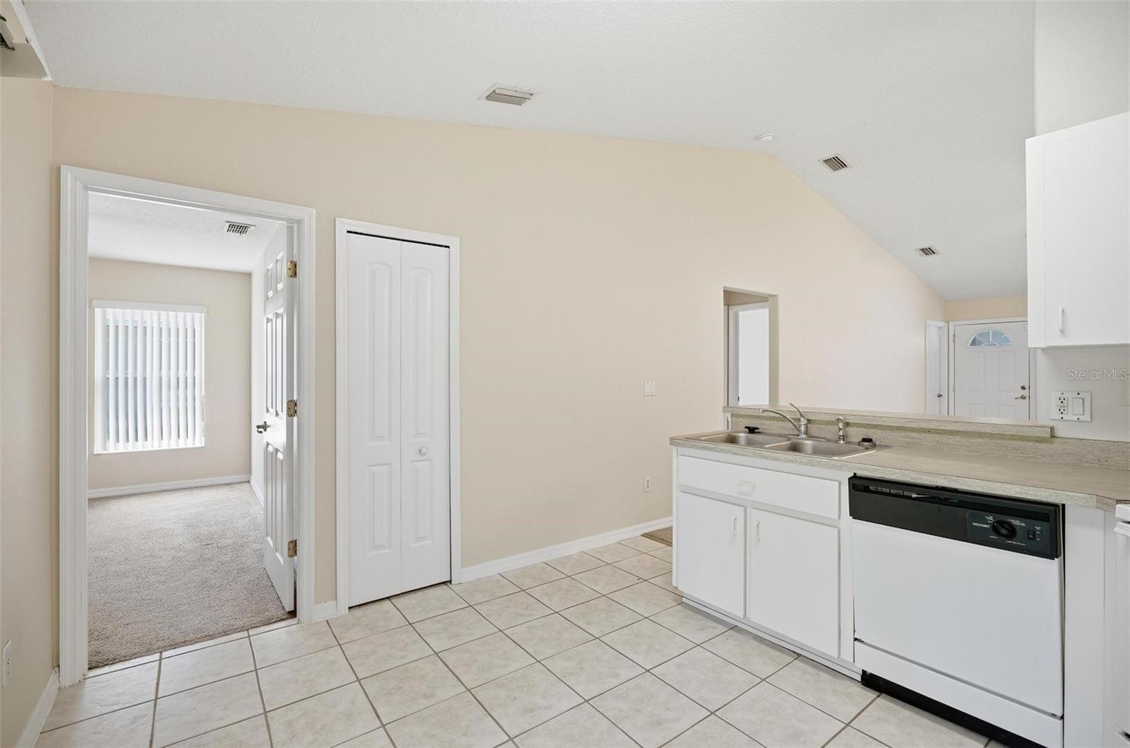 165 PLAIN VIEW DR #B — photo 12