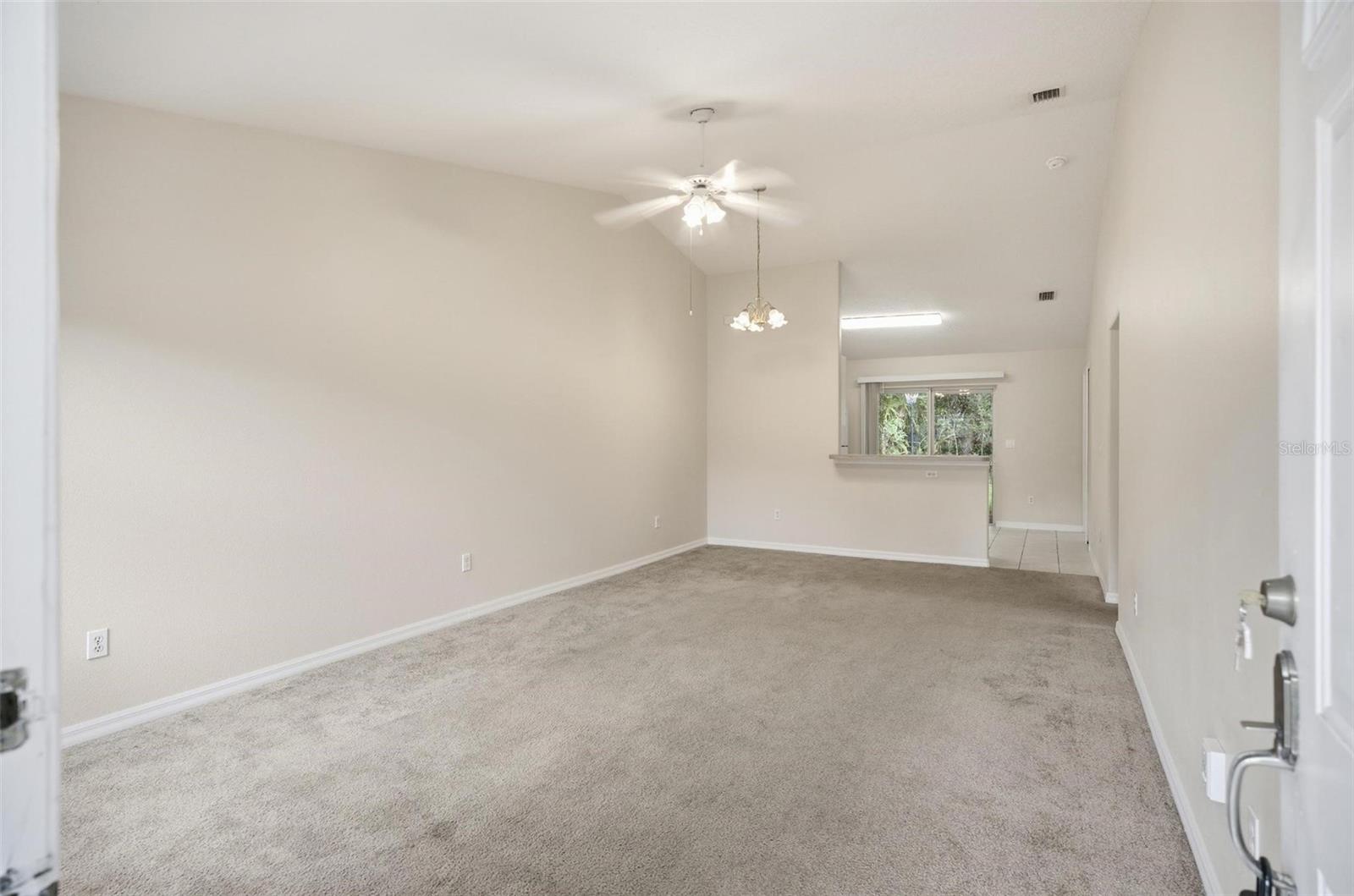 165 PLAIN VIEW DR #B — photo 3