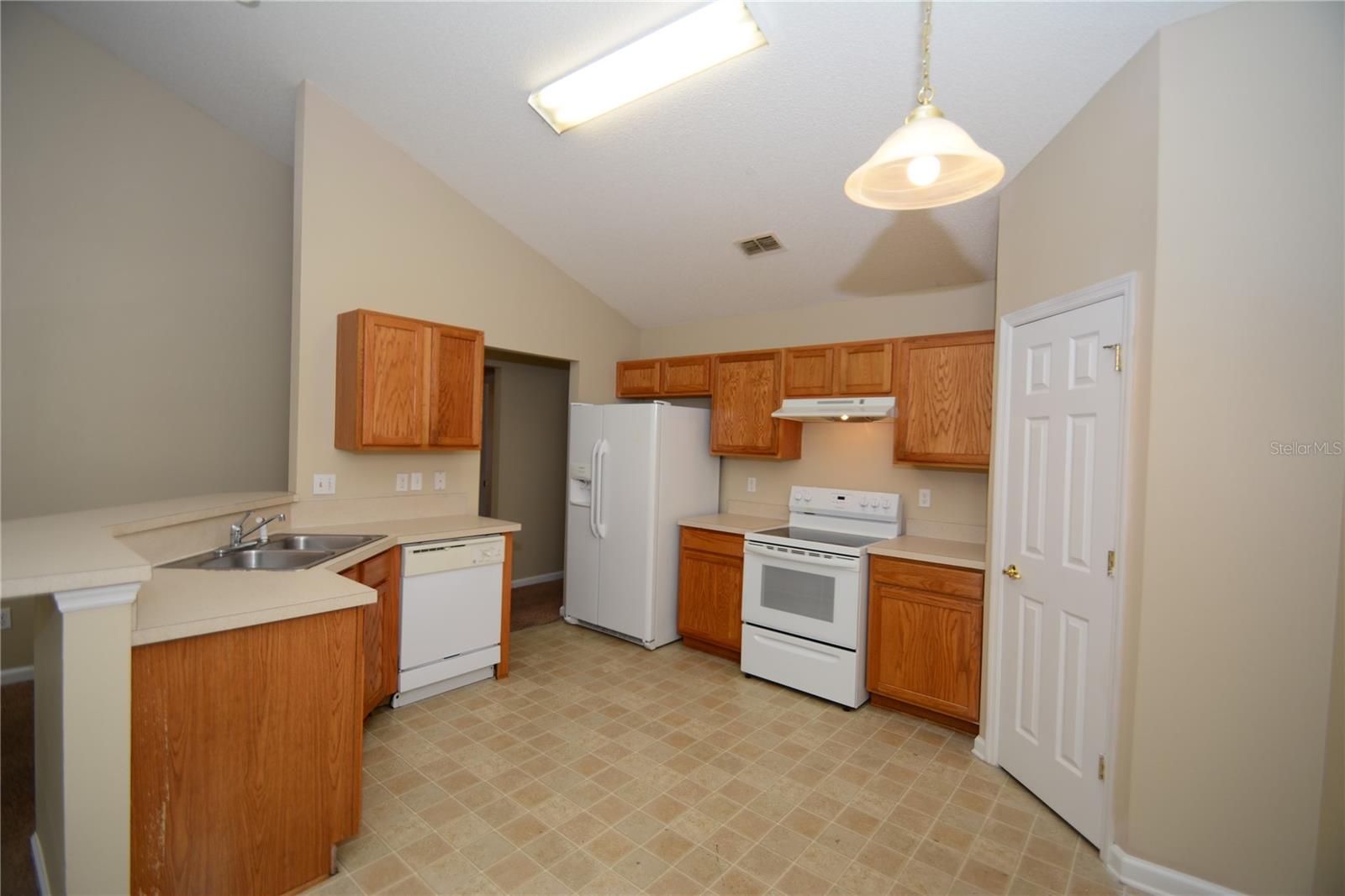 33 ROSEPETAL LN #B — photo 4