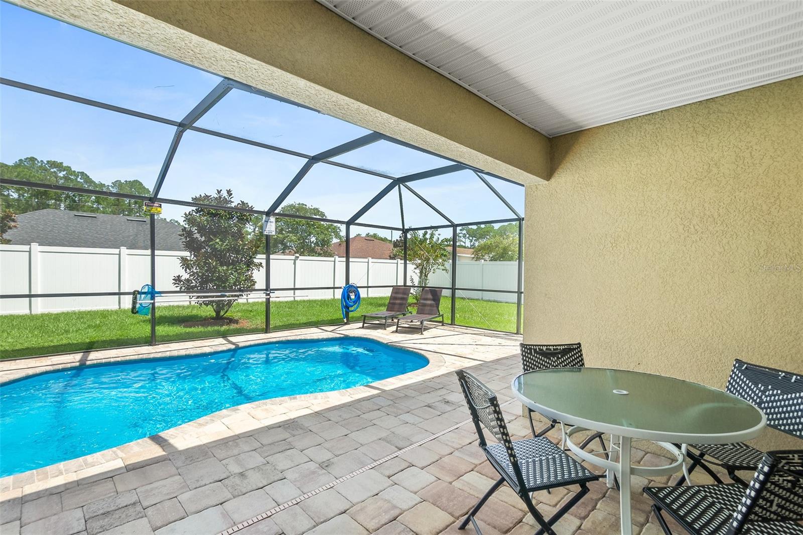 10 LLADD CT — photo 2