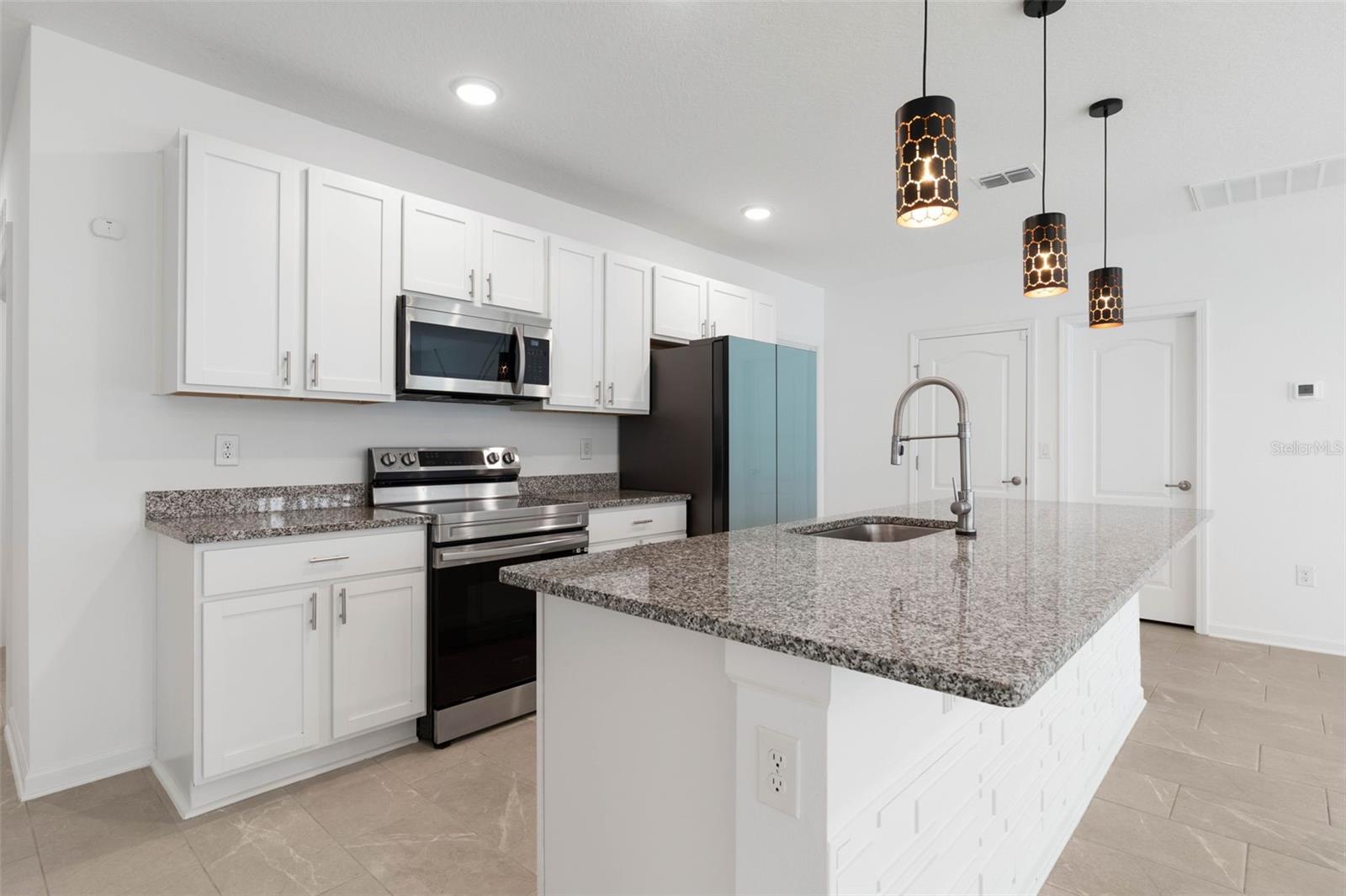 24 BEACON MILL LN — photo 11