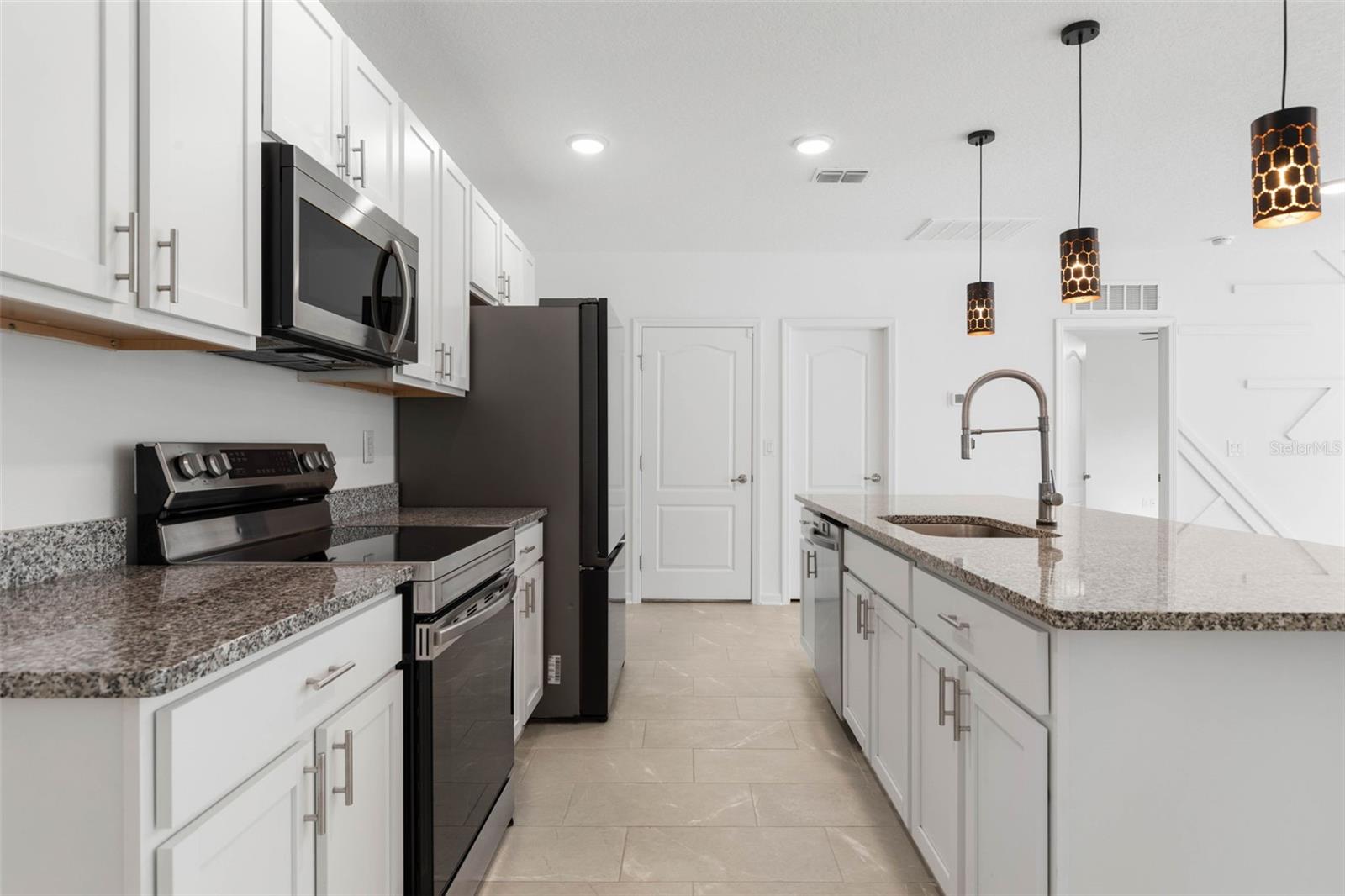 24 BEACON MILL LN — photo 12