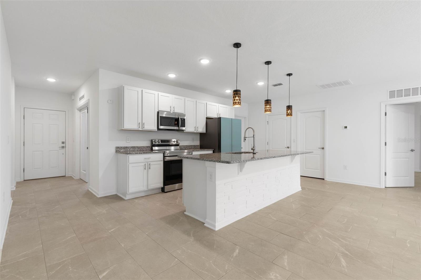 24 BEACON MILL LN — photo 4