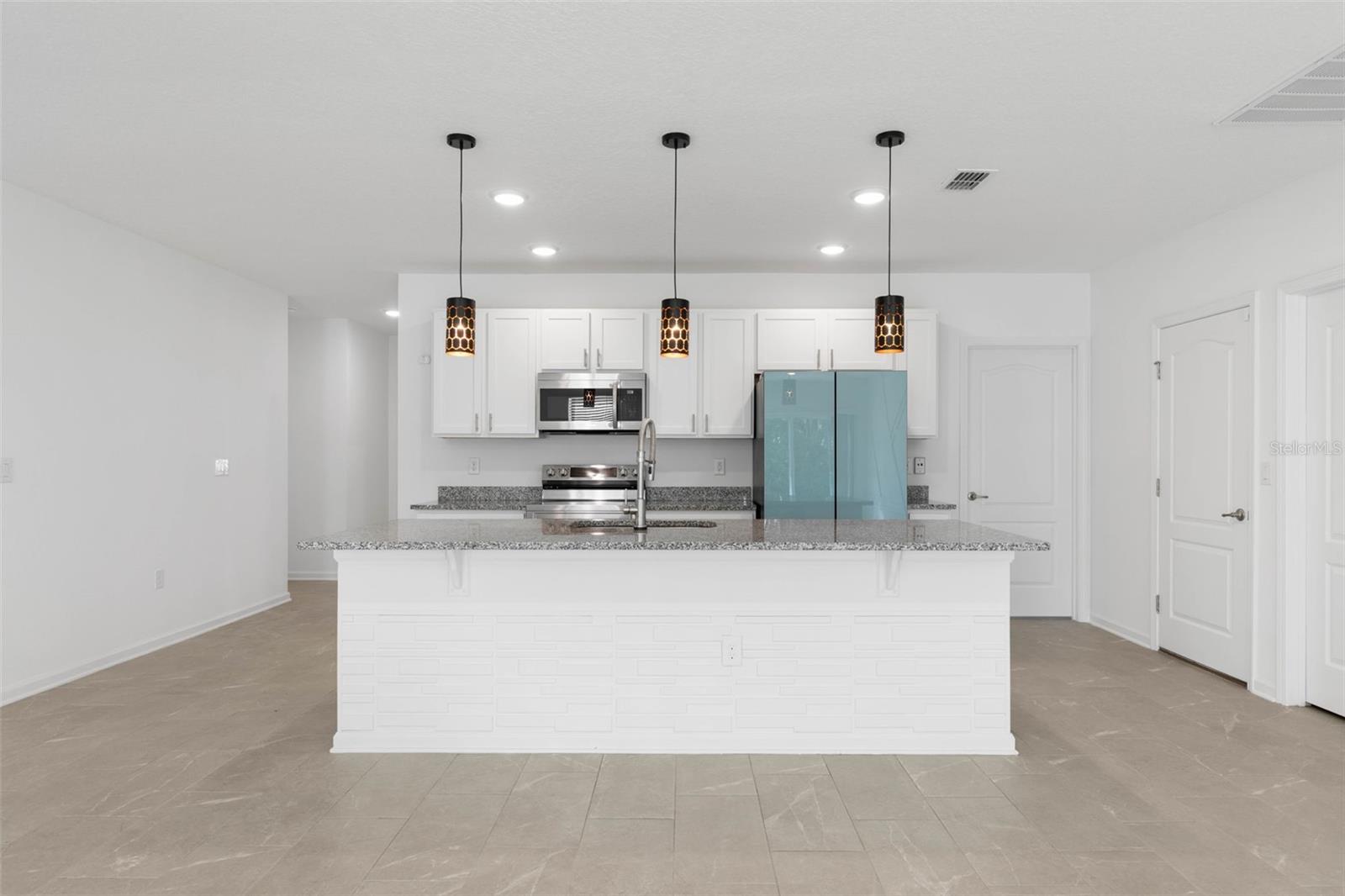 24 BEACON MILL LN — photo 10