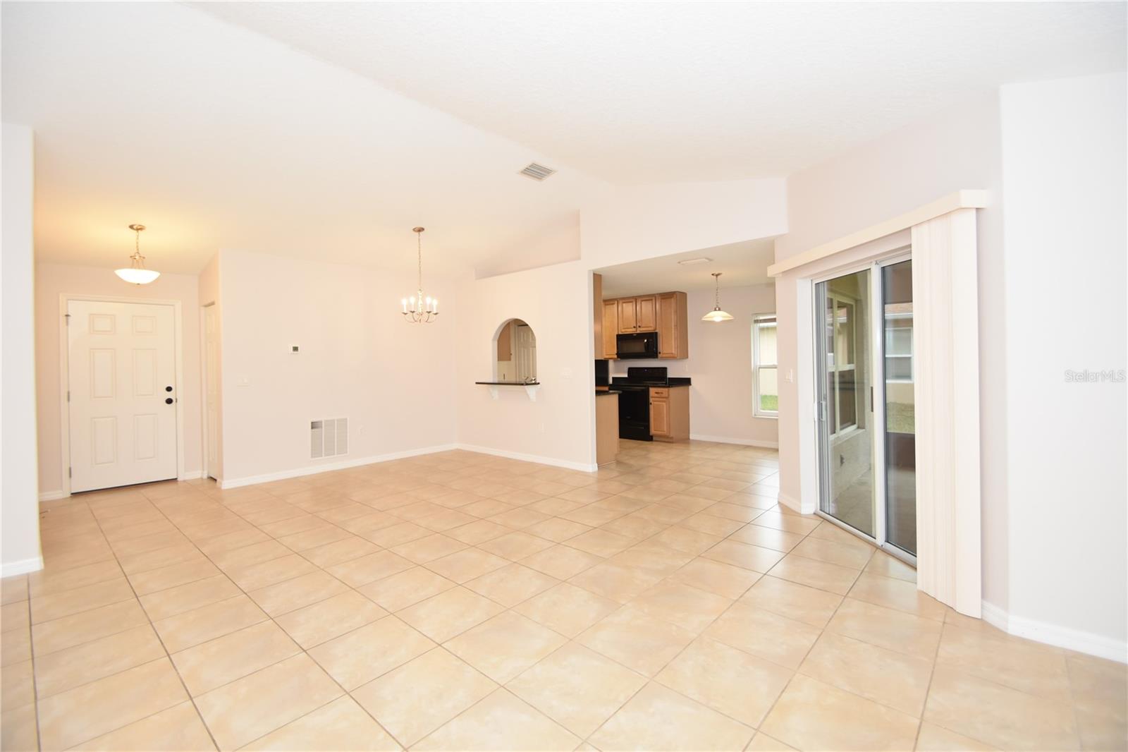 34 RENSHAW DR — photo 3