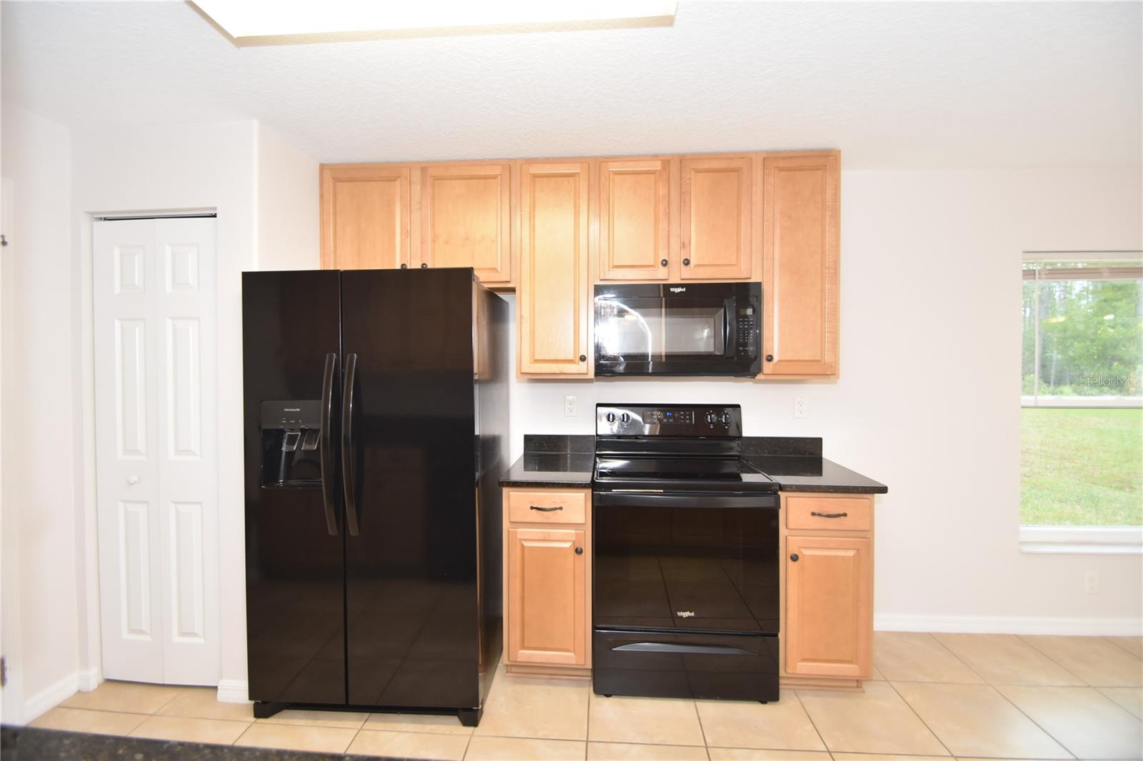 34 RENSHAW DR — photo 10