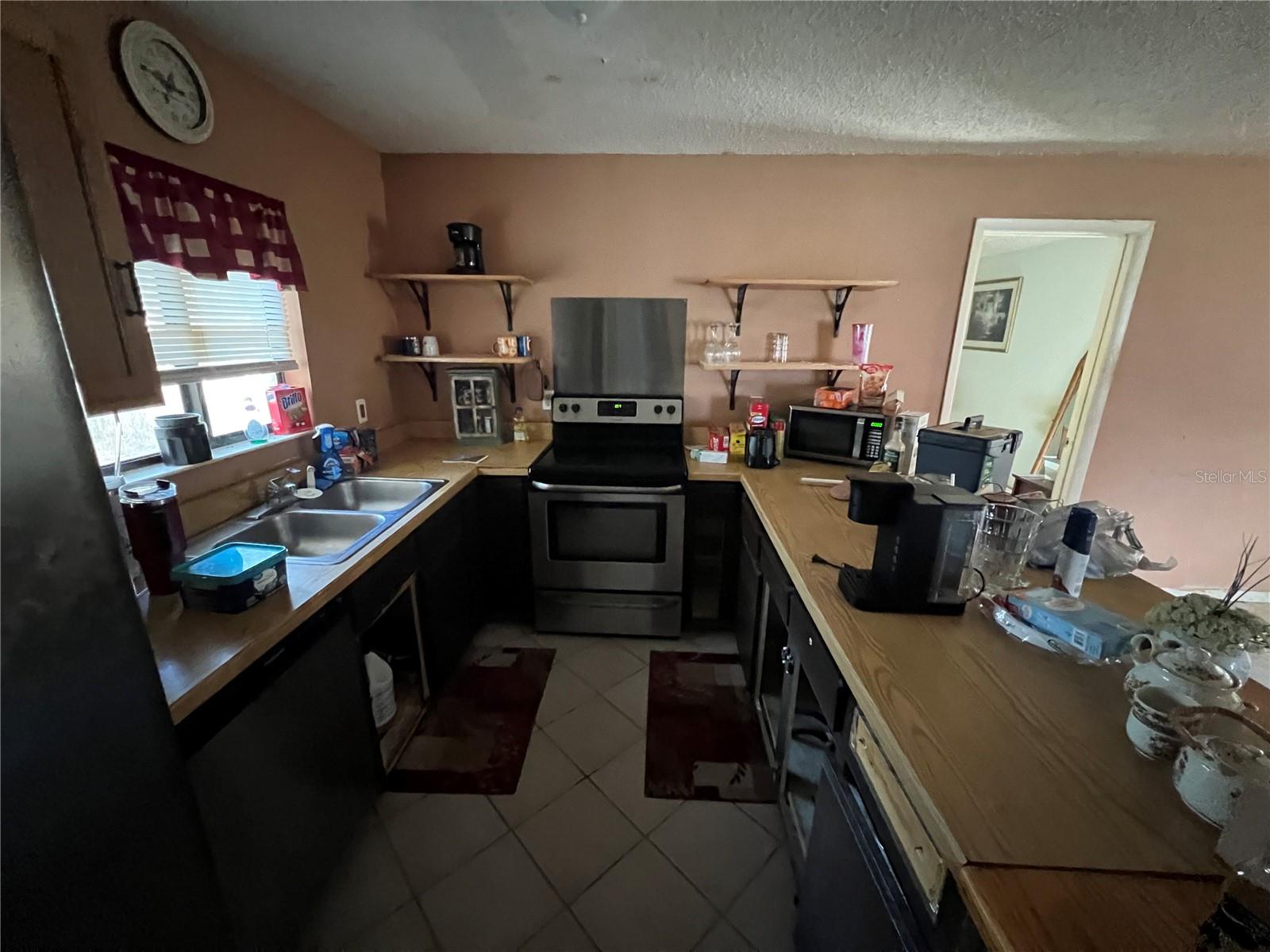 32 BRONSON LN — photo 5