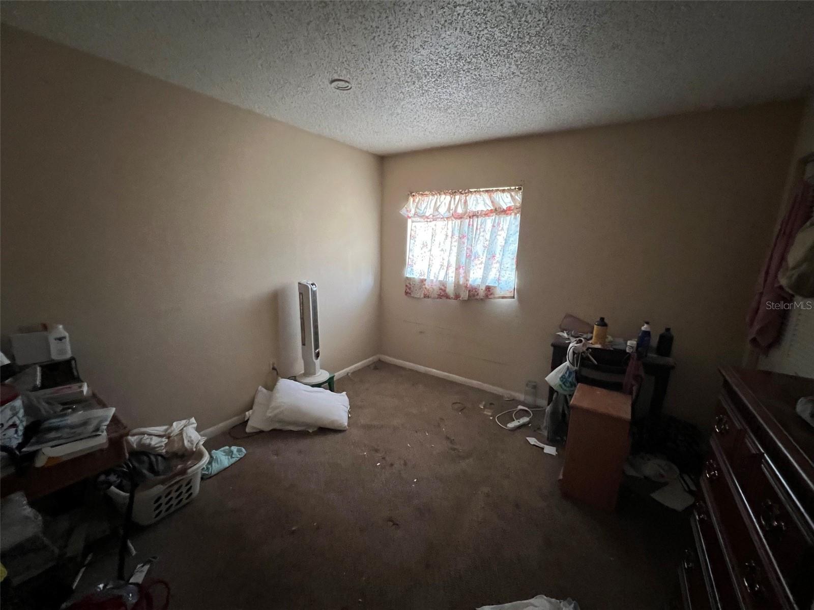 32 BRONSON LN — photo 7